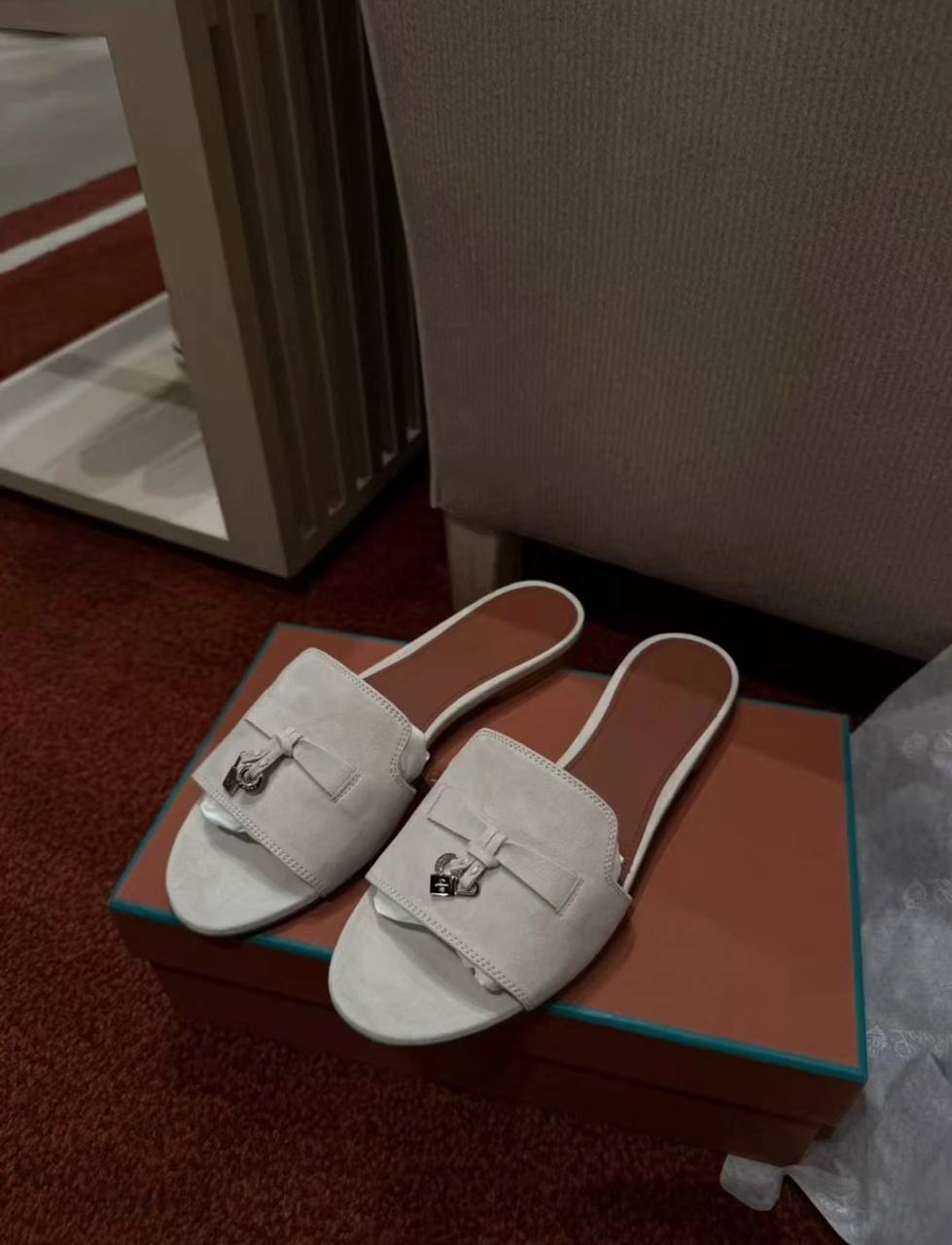 指定顏色精選優惠✨訂貨🍒Loro Piana summer charms sandal  Size 36.5/37.5/38/39 Color : Powder Pearl (A760)