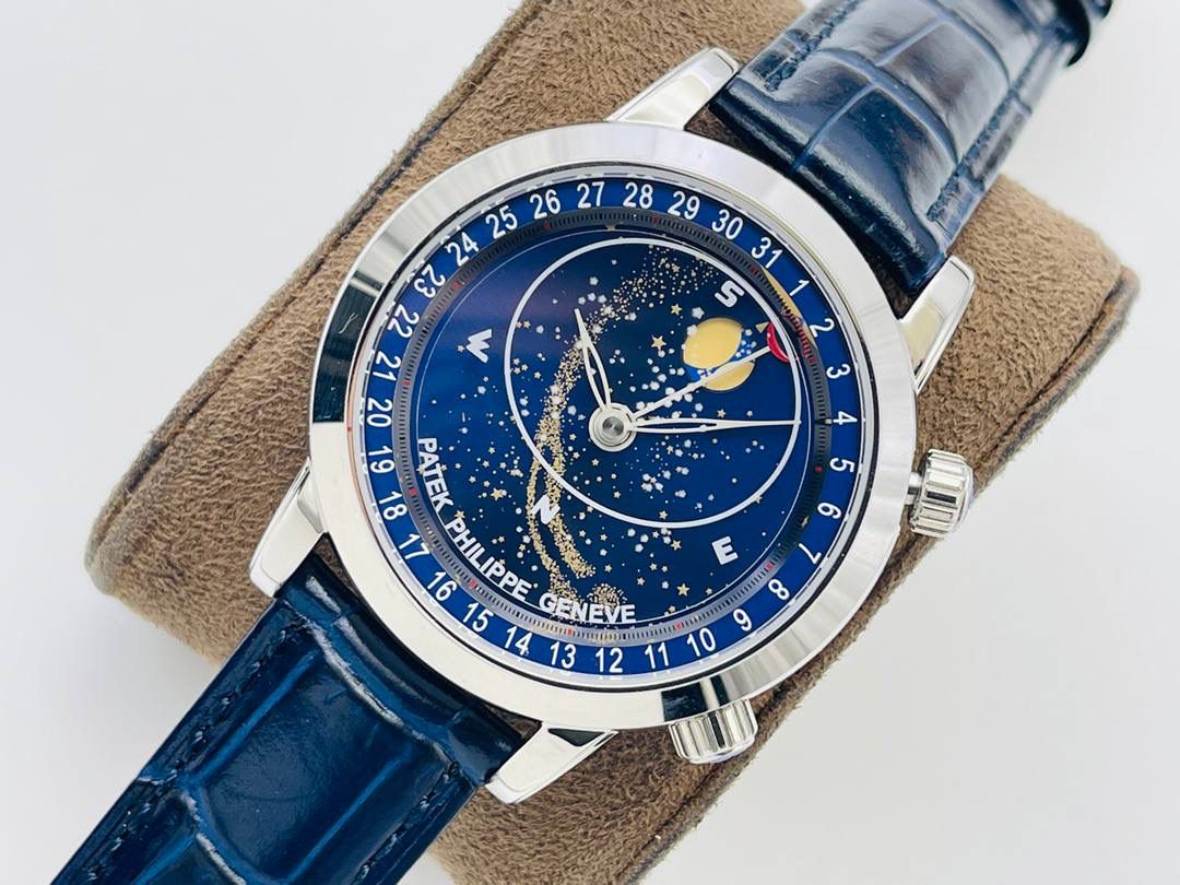 V4升级版 市场最高版本 功能跟正品一样 百达.翡丽星空升级终极版！升级细节： 1⃣️做到了跟正品满天星自动转的功能！ 2⃣️升级日历的排法和正品一样的顺序！ 3⃣️直径42毫米，厚度11毫米！ 4⃣️最大亮点：百达.翡丽星空里的月亮会根据天空上的月亮变化而变化！根据天空上的月圆月缺搬（初一月弯弯初十五月圆）到手表上了！