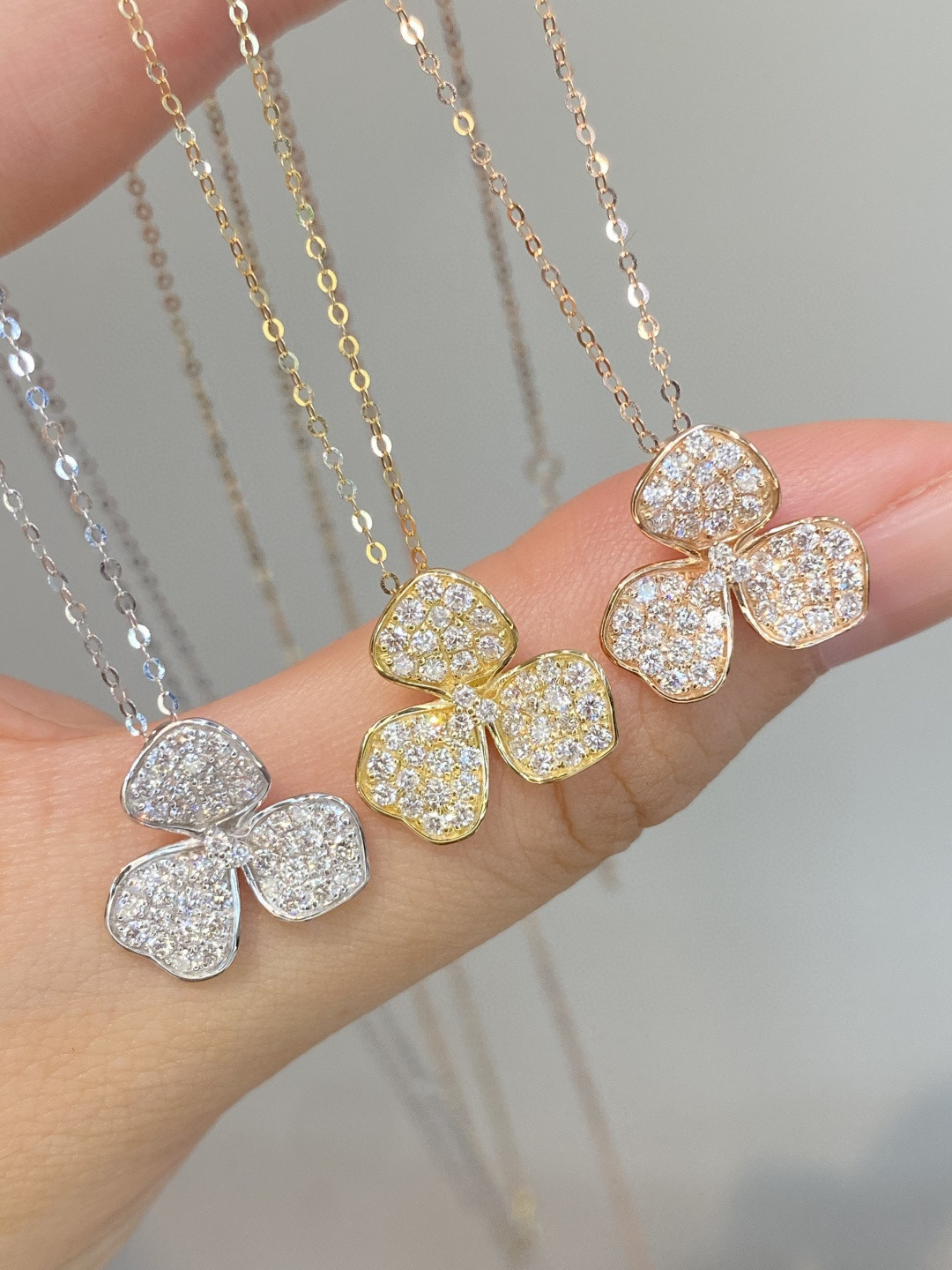 18K Diamond Necklace 
