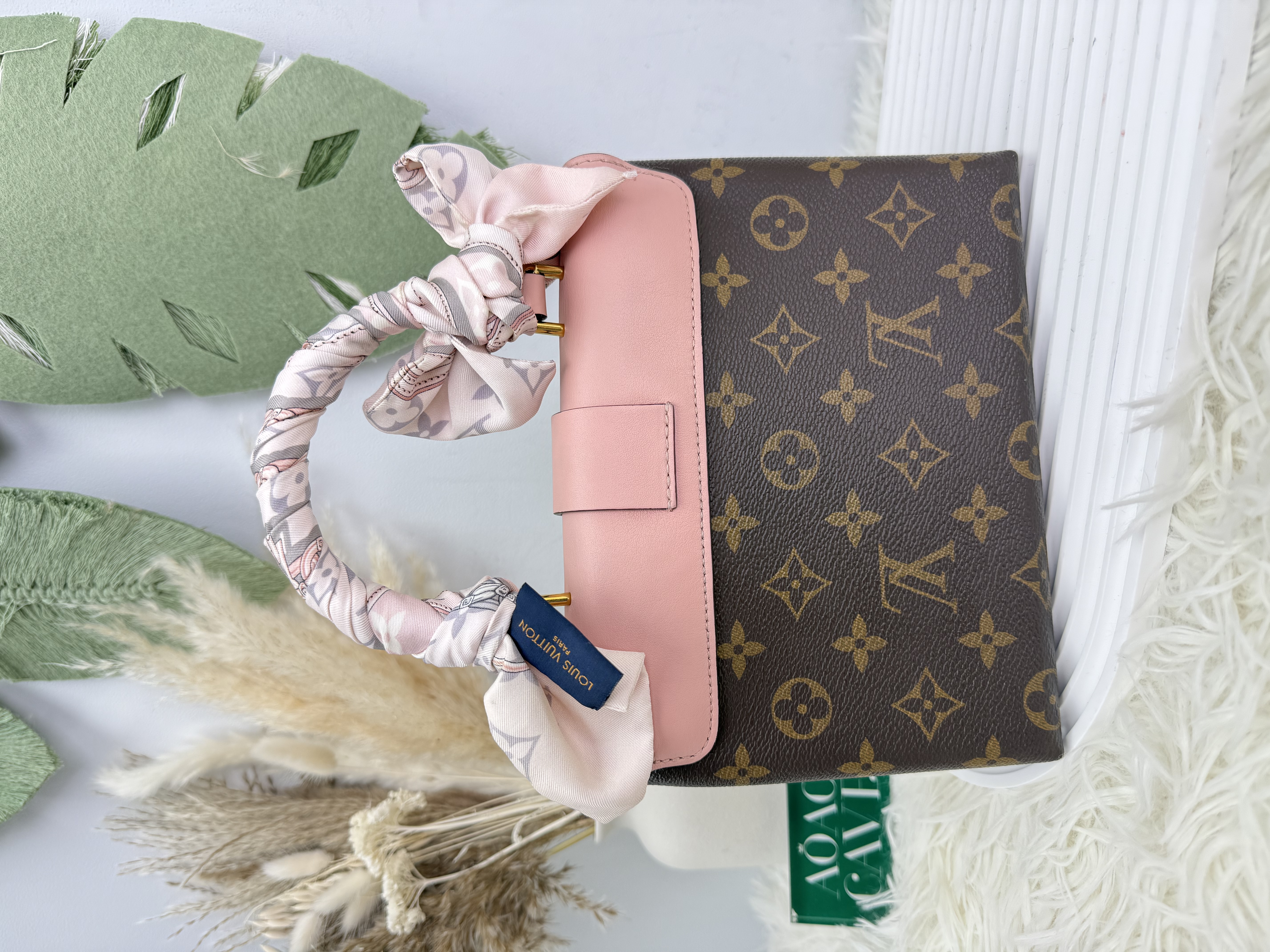 Lv👜 PRE OWNED 🛍️ locky bb金色鎖頭郵差包+Twilly 有塵袋 