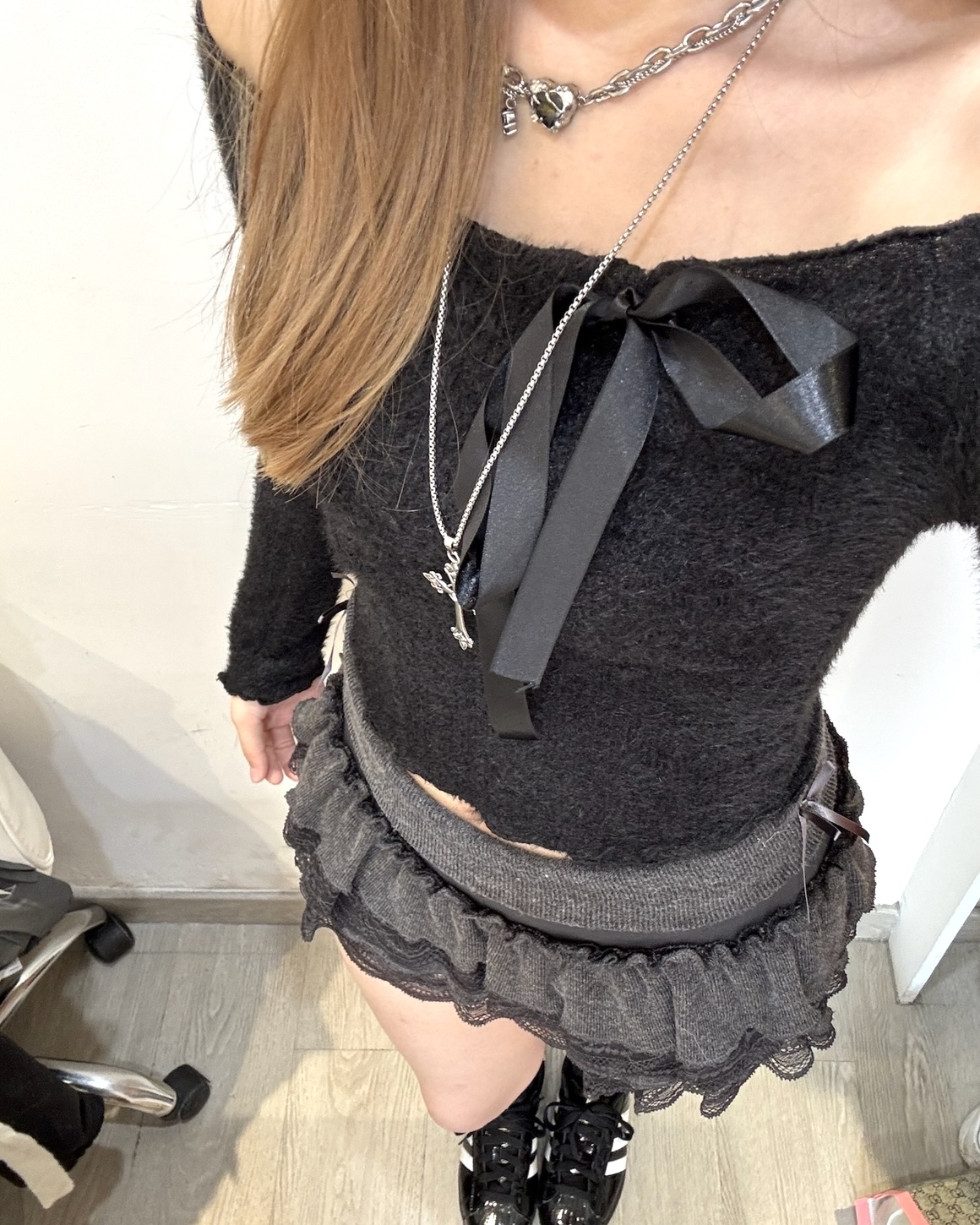 韓國溫柔感毛毛質地一字膊蝴蝶結top