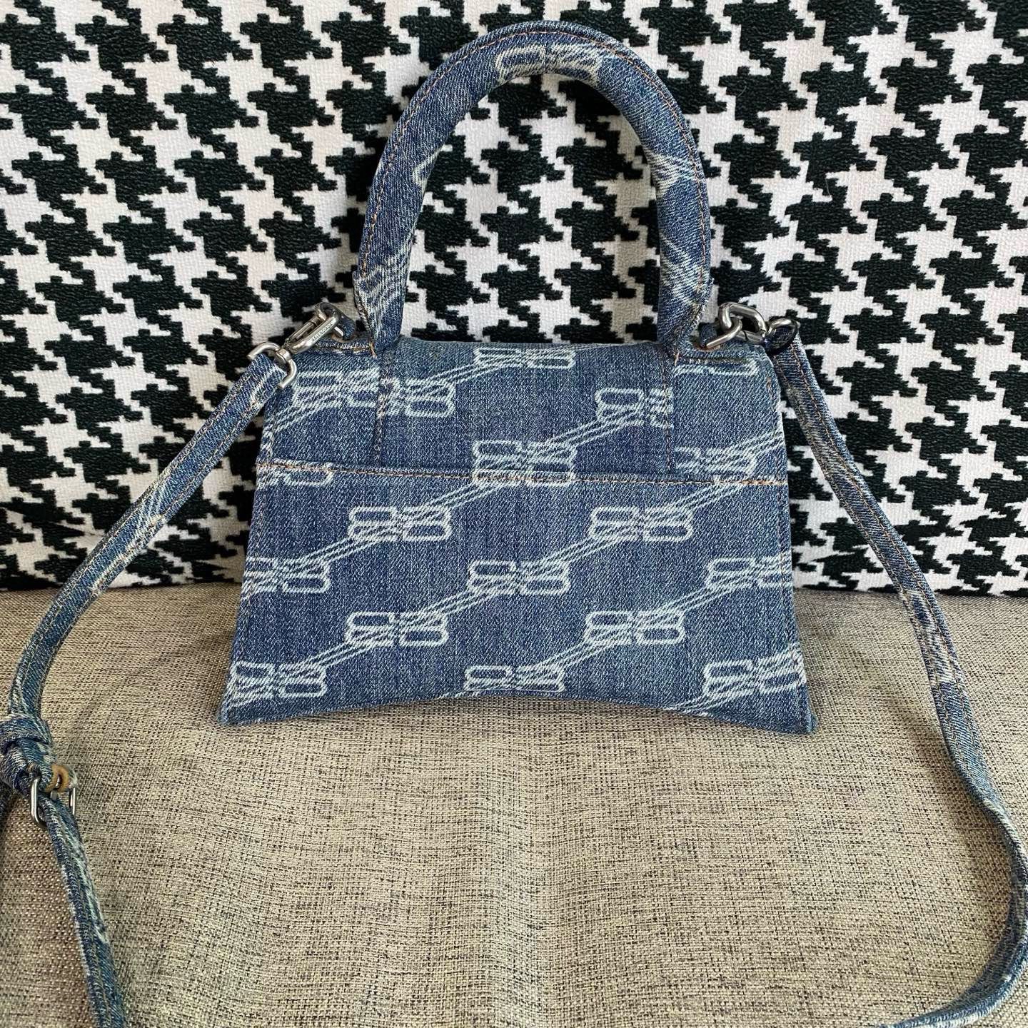 【預訂貨品】巴黎世家牛仔沙漏包 