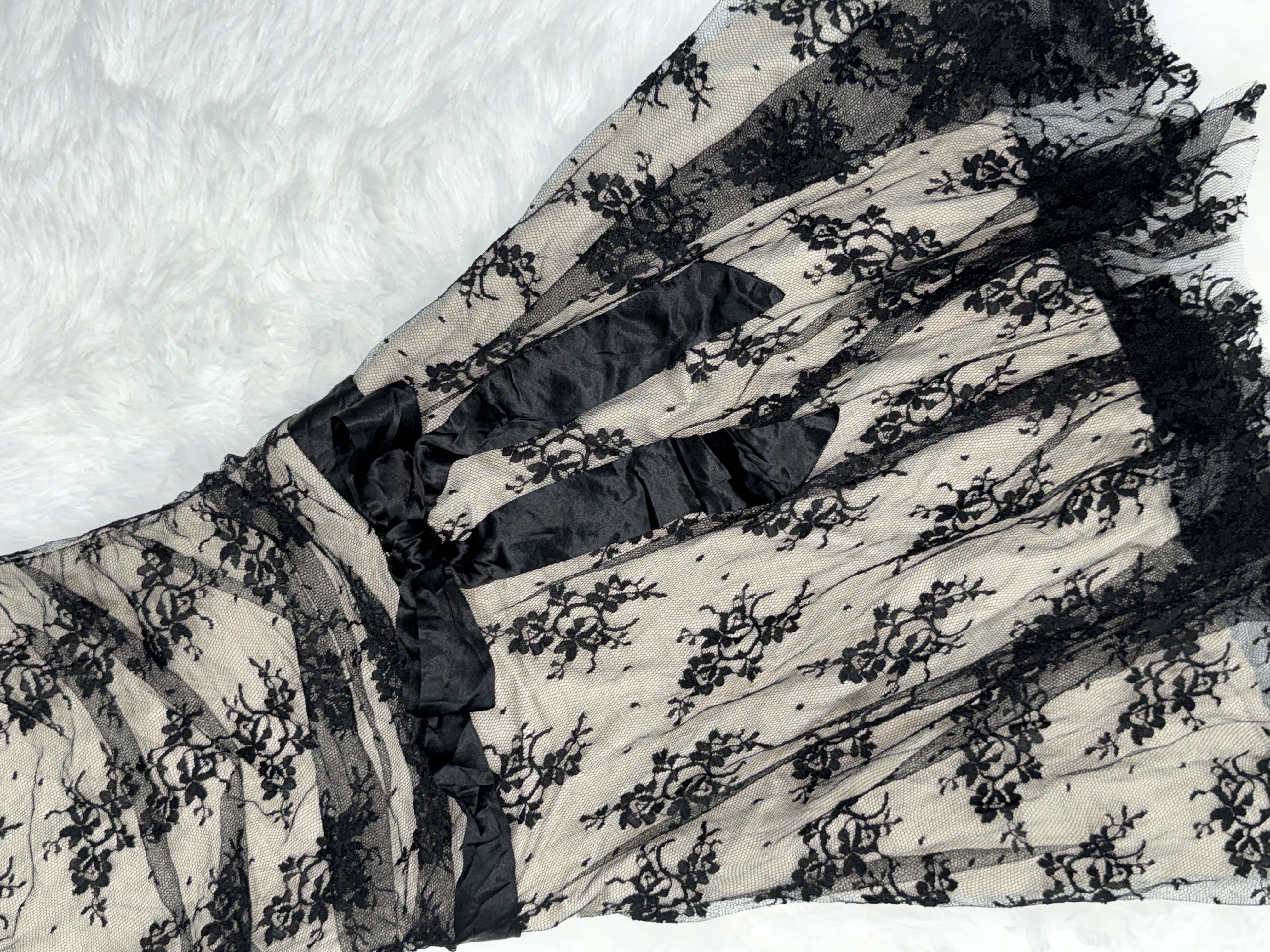 Black lace coating Sleeveless Dress