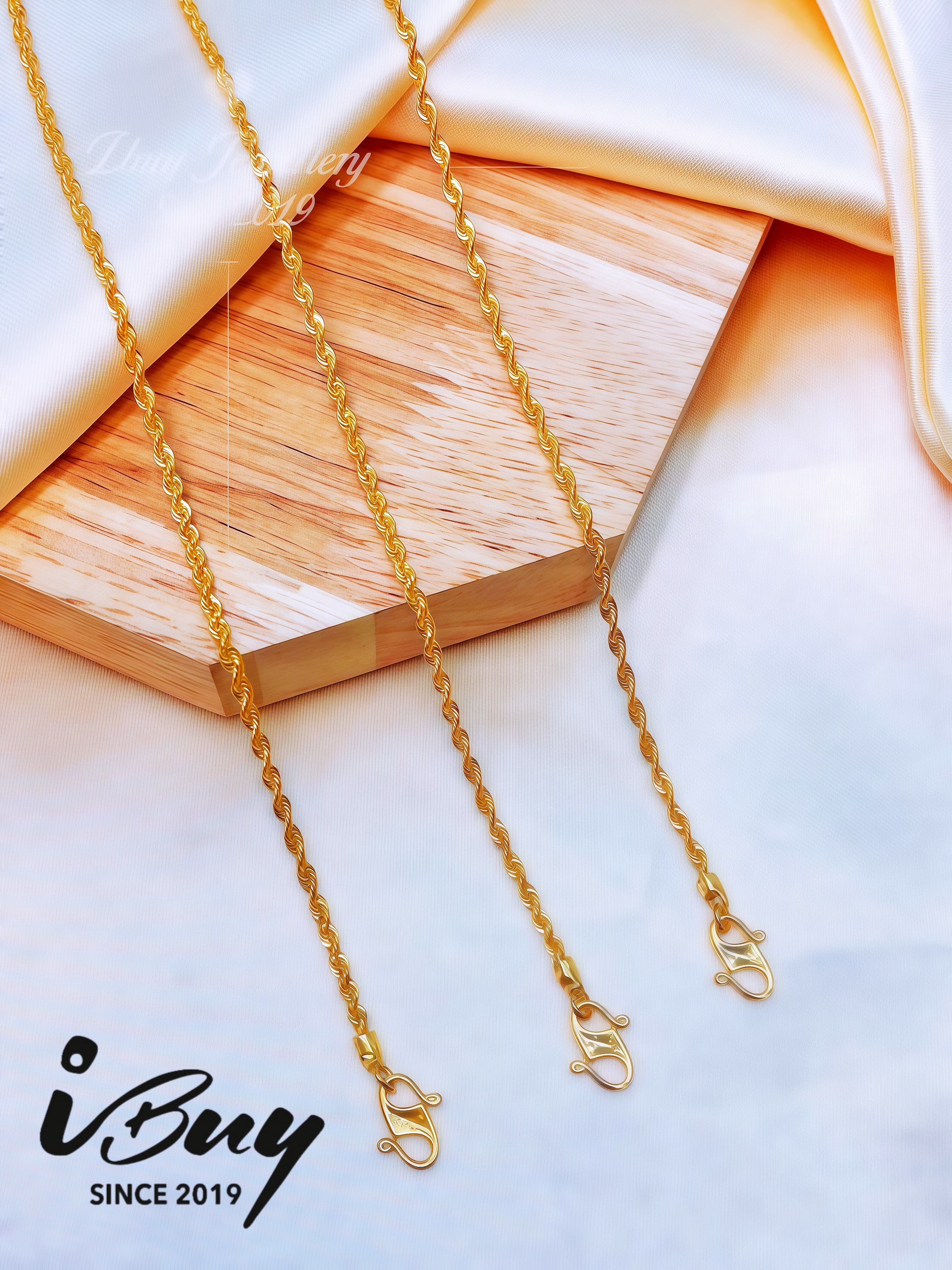 916 GOLD HOLLOW ROPE BRACELET 916 金 空心麻绳手链