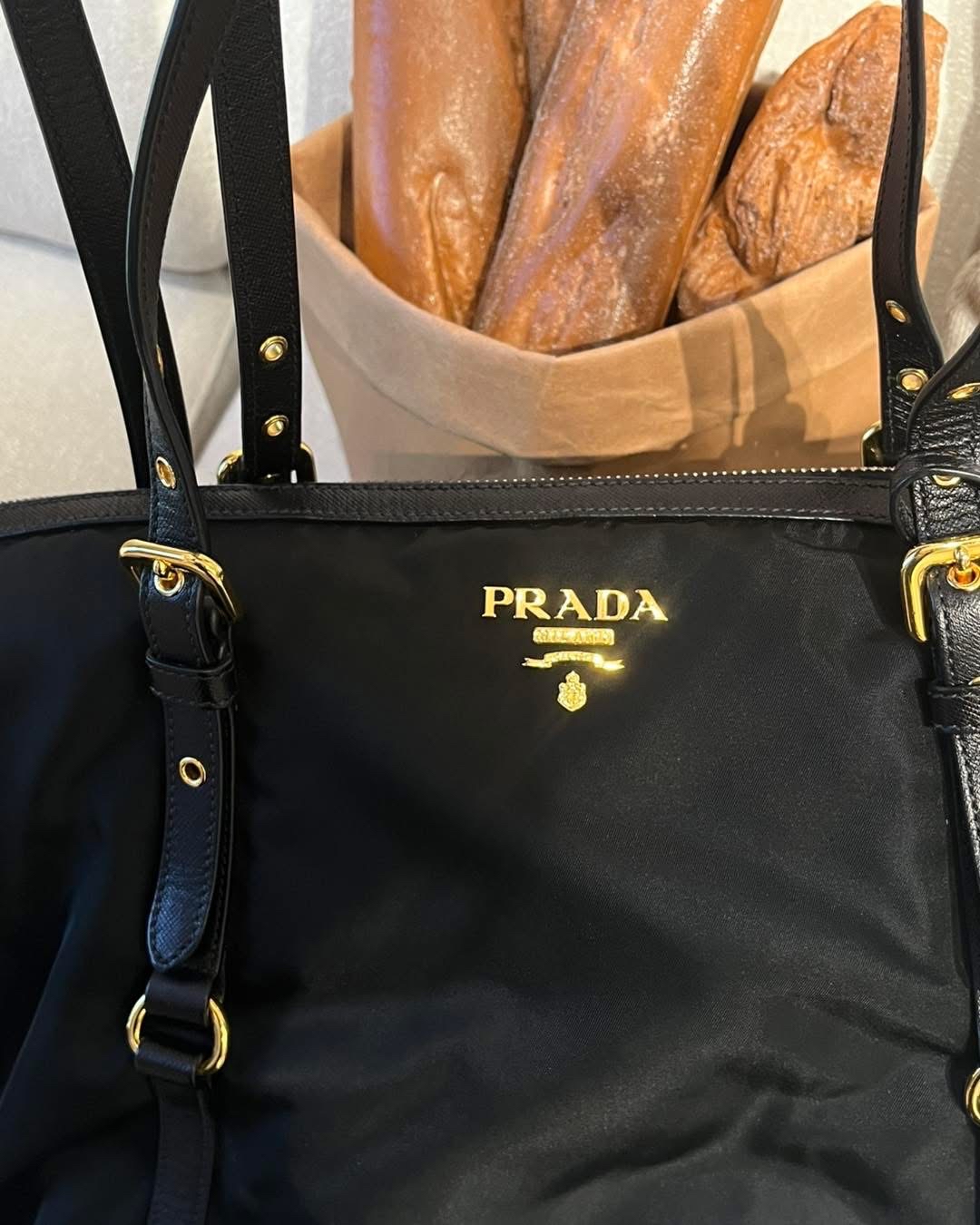 Prada shoulder bag nylon tote bag  100%Authentic,98%new✅Dust bag