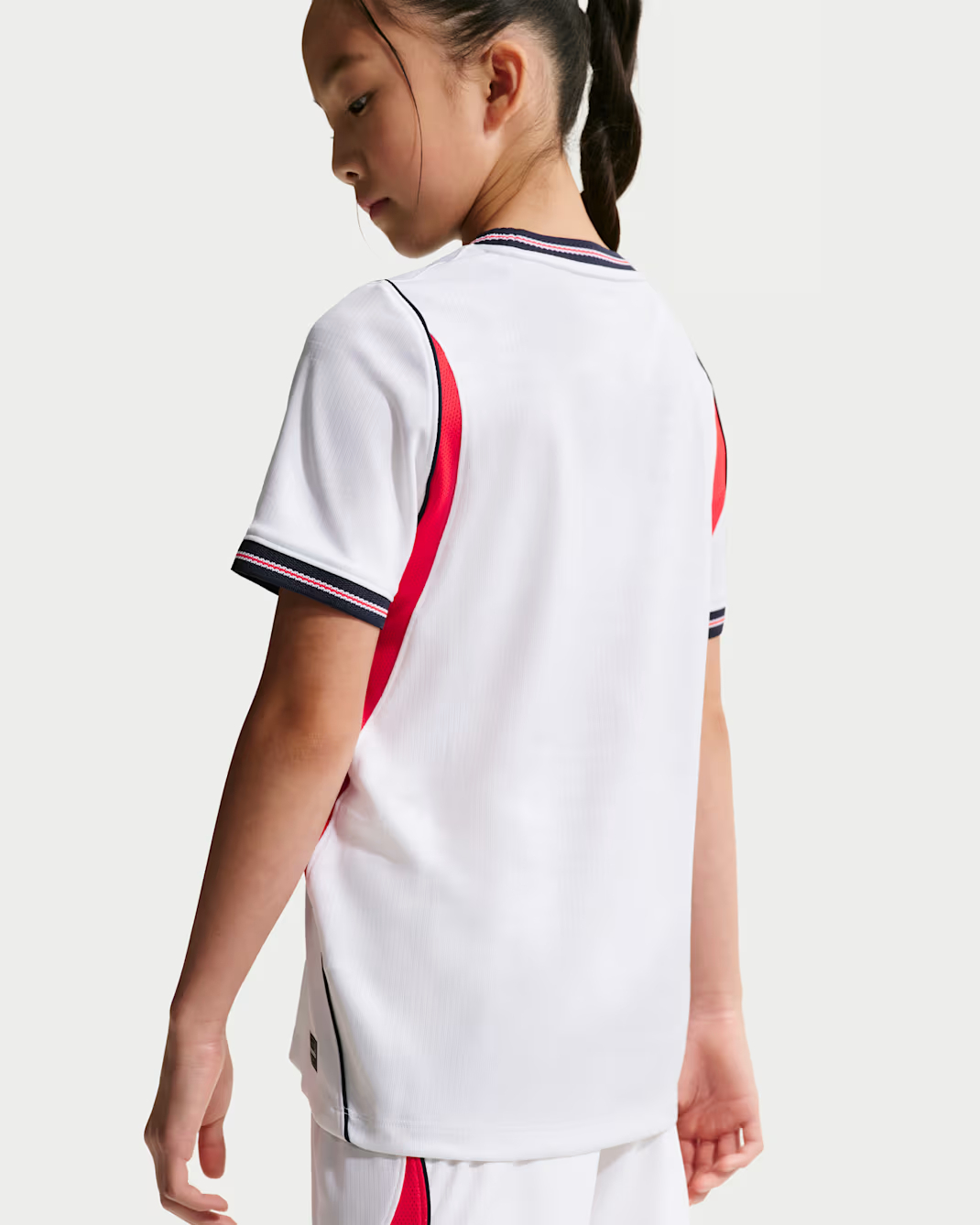 三獅軍團新章 Nike England 英格蘭 2026-27 童裝主場球迷版球衣 (可加印字章) IB5111