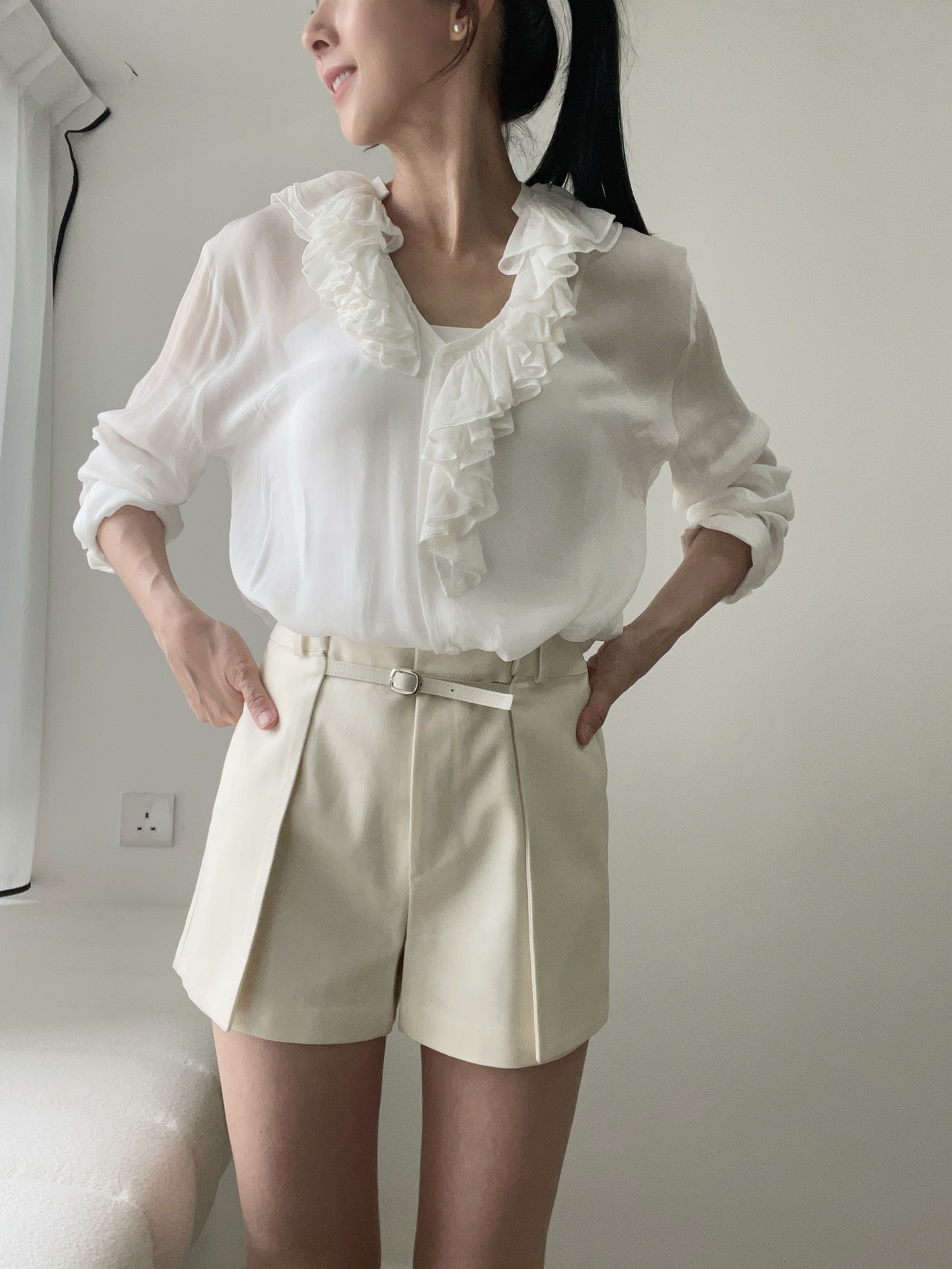 Elegant ruffle blouse