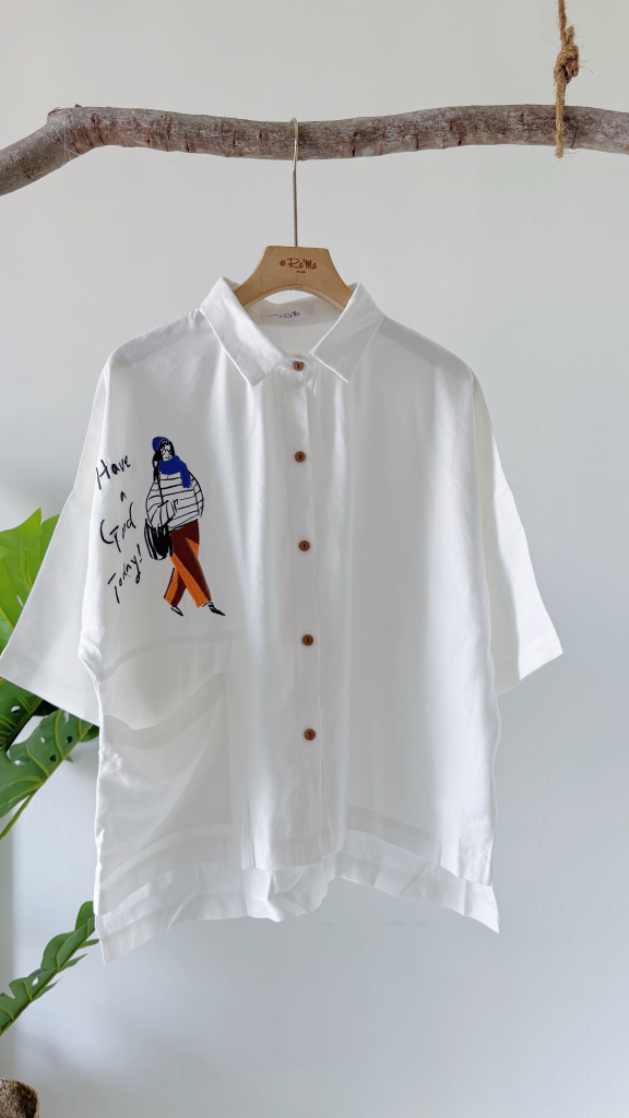 日系文艺蝙蝠袖衬衫