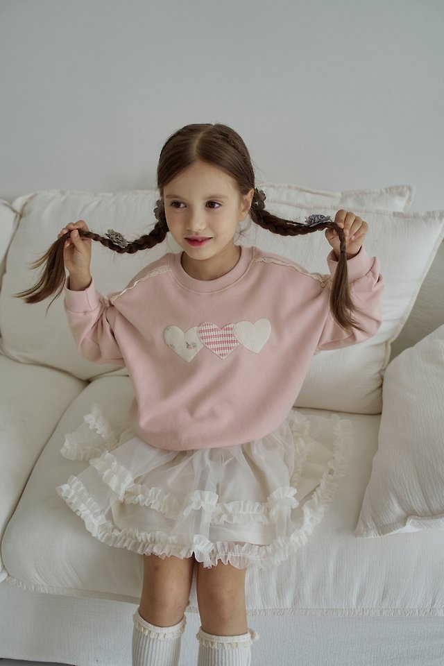 Momoann | Heart Patch Sweatshirt