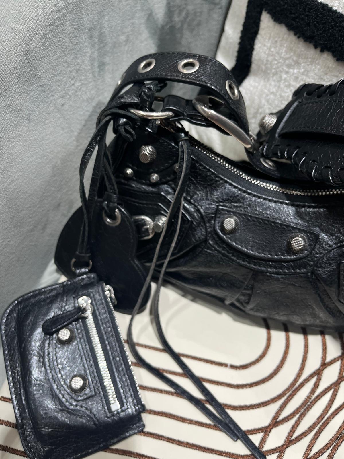 BALENCIAGA Le Cagole XS Shoulder Bag 黑色牛皮671309 100%Authentic, 95%New ✅Mirror✅ pouch✅dust bag  