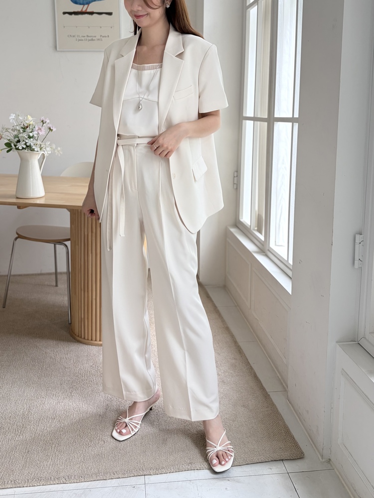 Aveline Relaxed Fit Blazer (Ivory)