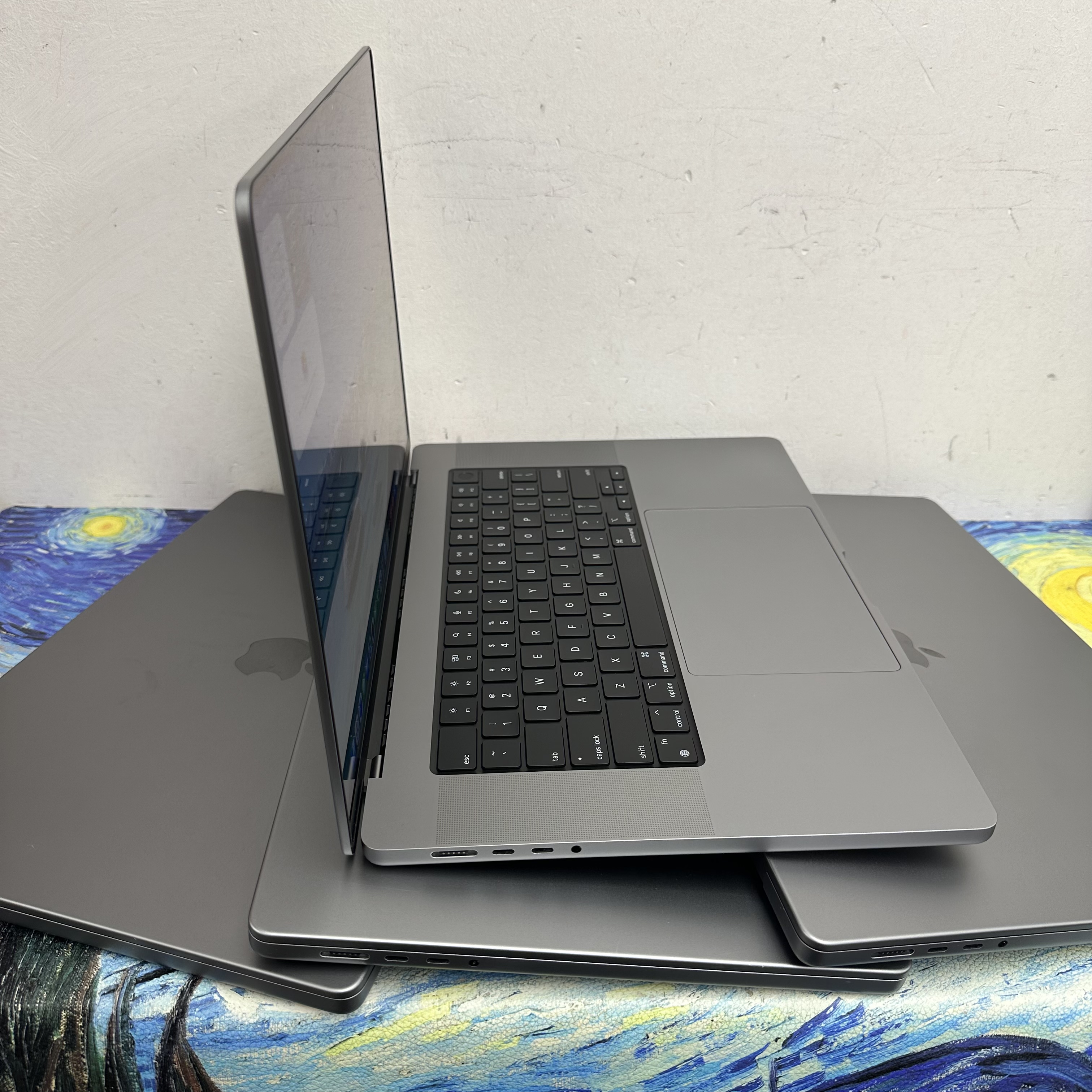 （性價比高MacBook M1 Pro🔥M1Pro 16 寸)APPLE  MacBook Pro 2021/M1 Pro CPU/16,32GB Ram/512GB,1TB SSD/16核心GPU/10核心 CPU/Liquid Retina XDR Mon/16寸/太空灰 / Gaming Laptop / Notebook / Laptop / PC / Movie / Netflix / Premium /