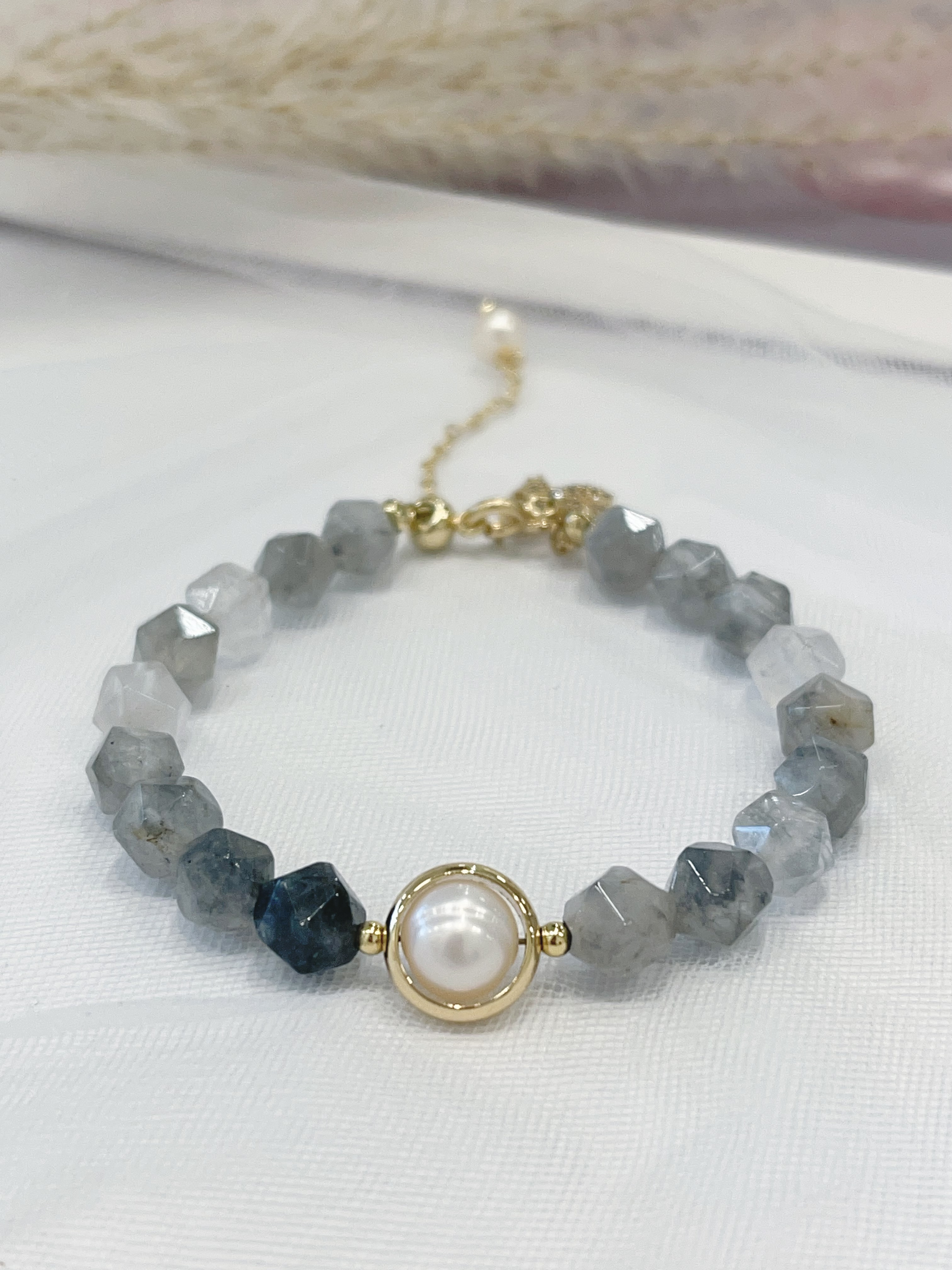 🌫 灰玛瑙 × 珍珠手串 Grey Agate & Pearl ｜菱形切割 ｜7mm