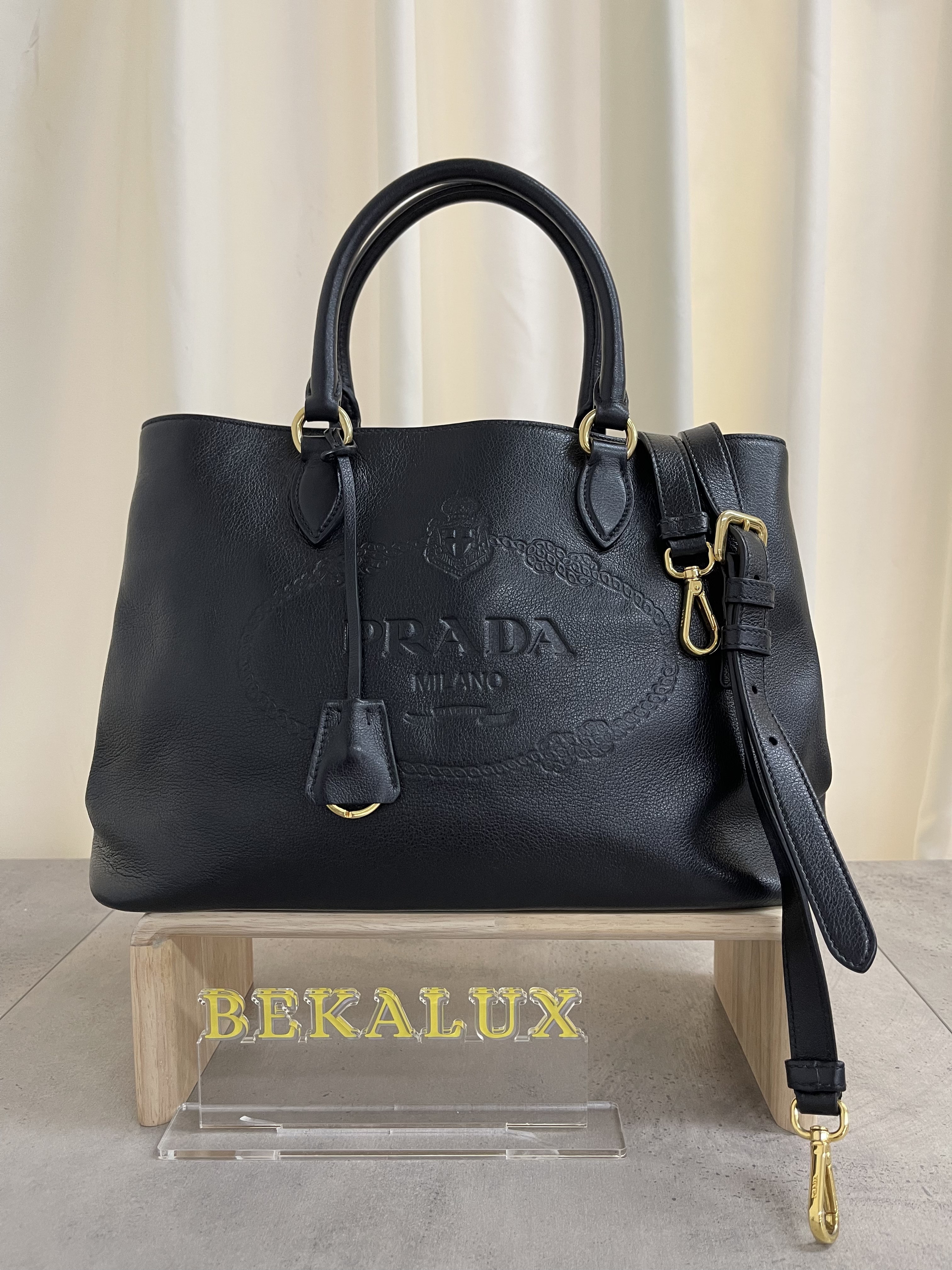 Pre-owned Prada Handbag / Product Code: 26012701