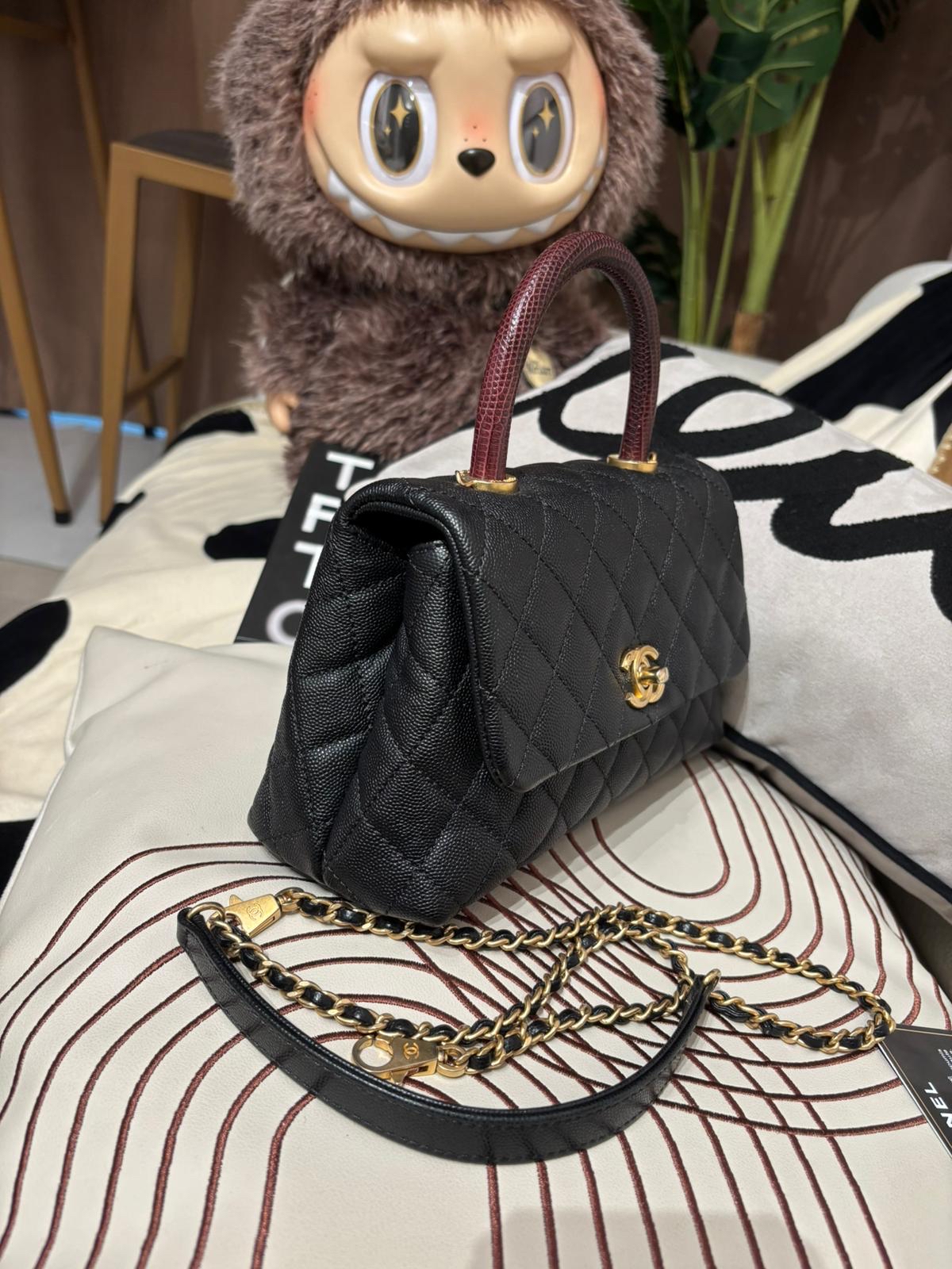 Chanel coco handle small 黑色荔枝牛皮 100%Authentic ,95%new  ✅26 card✅dust bag✅box