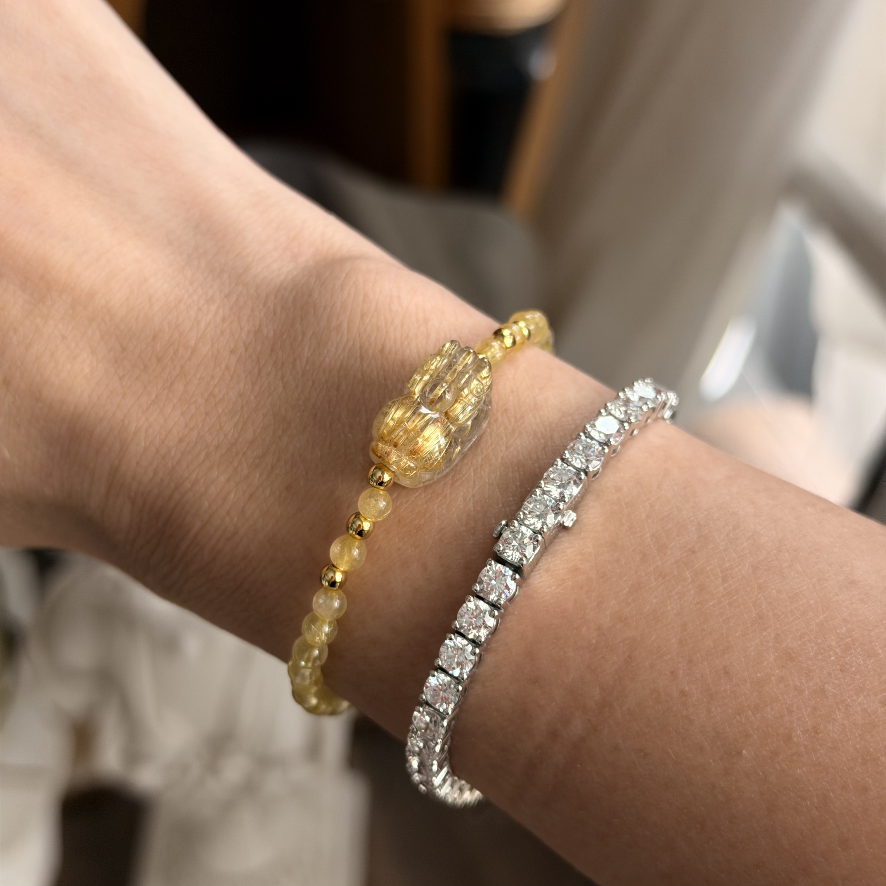  金鈦晶貔貅襯𝟯𝗺𝗺金髮晶手串