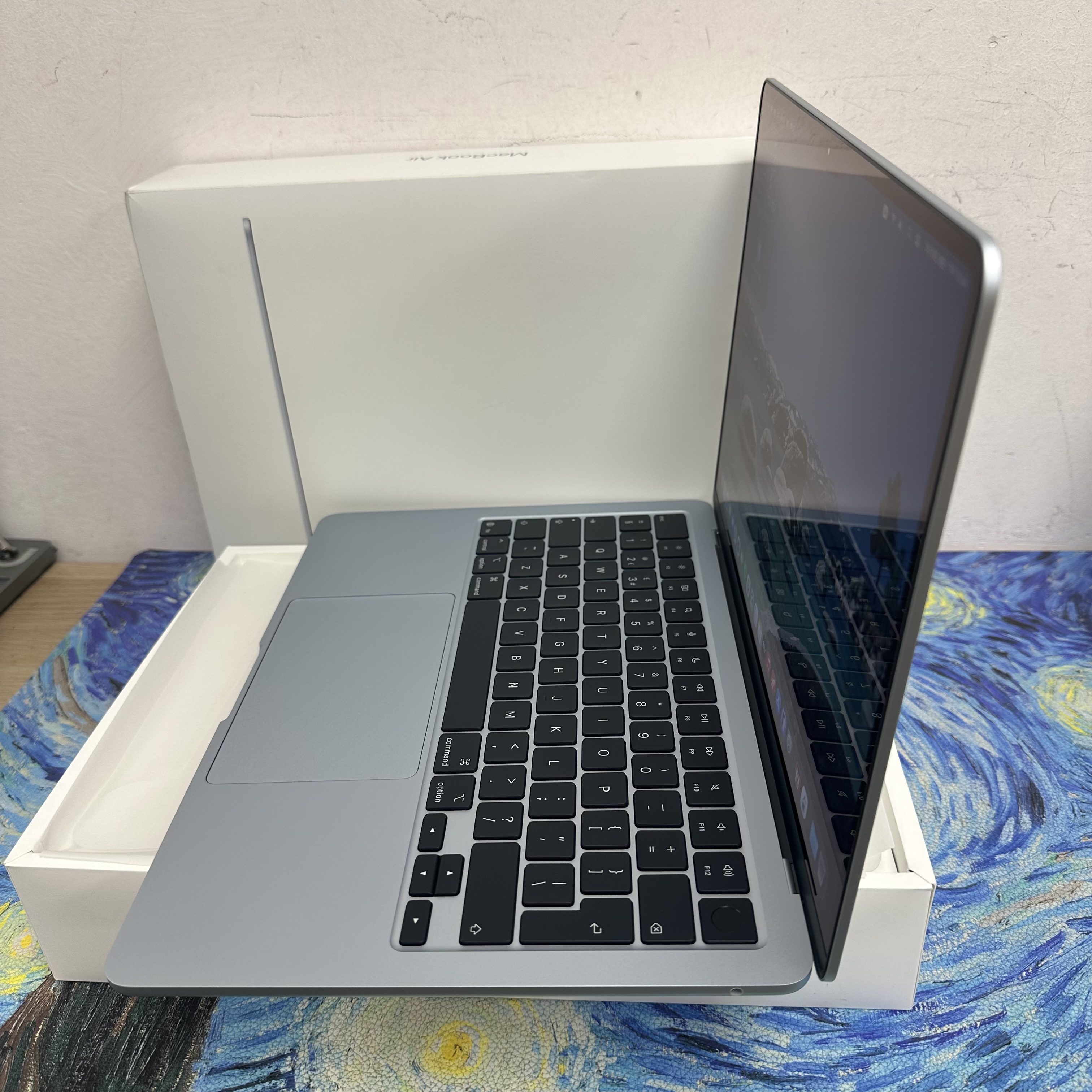 #6006 APPLE  MacBook Air M4 2025 M4 CPU/ 16GB Ram/512GB SSD/10核心GPU/Liquid Retina Mon/13吋/天藍色/Gaming Laptop / Notebook / 超強續航能力/文書機 / 畫圖 / 剪片 / Movie / Netflix 