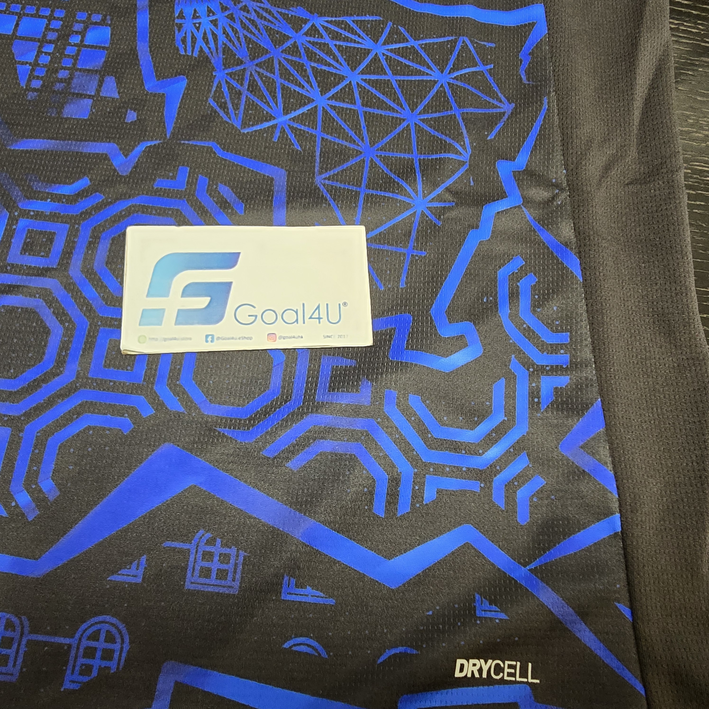 ✨ 螢光登場 Nike Leipzig 萊比錫 2025-26 特別版球衣 784029_01