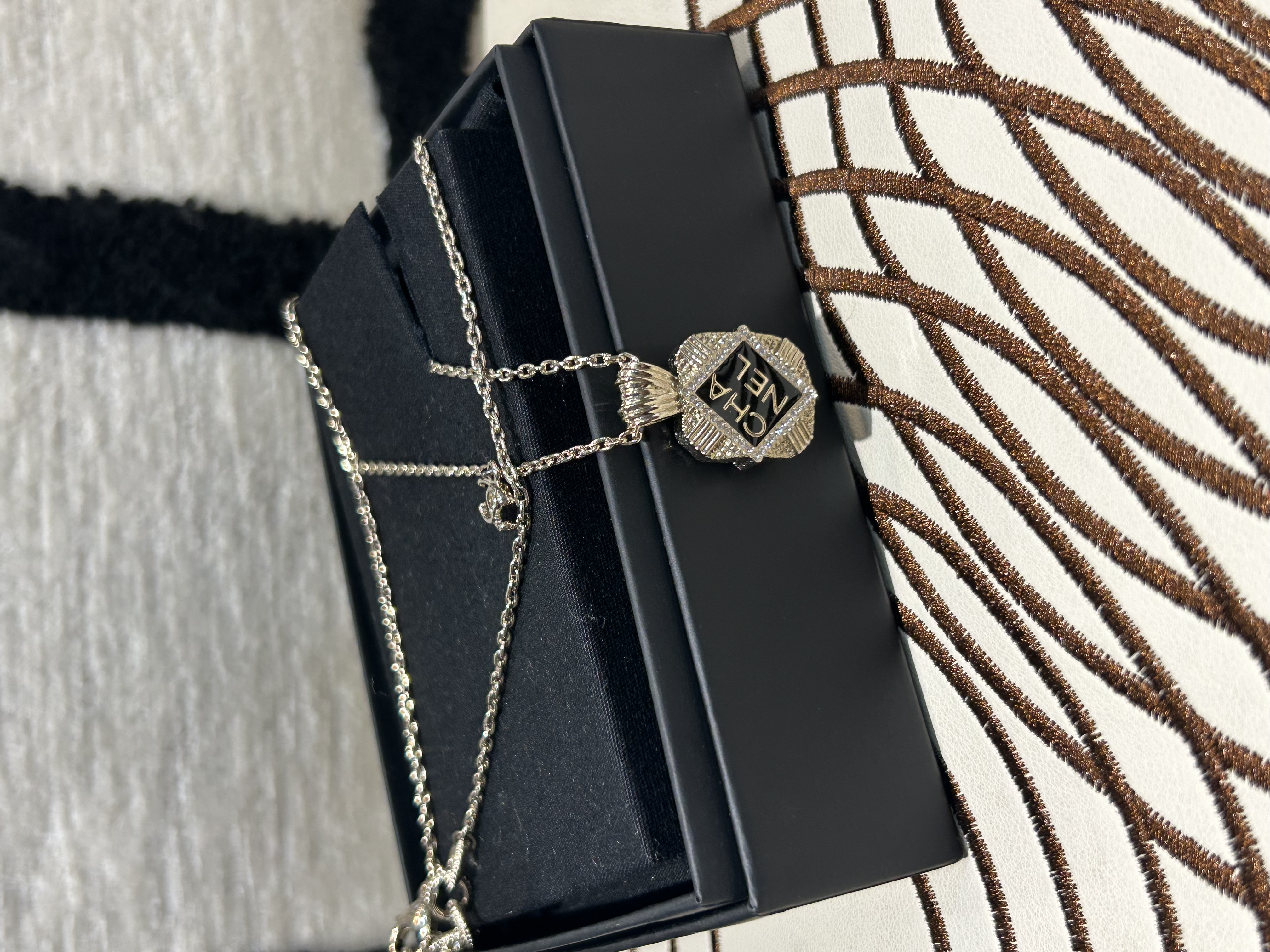 未使用品 Chanel necklace 香水瓶頸鏈 AB6686 100%Authentic ,unused 未使用品 ✅dust bag✅box