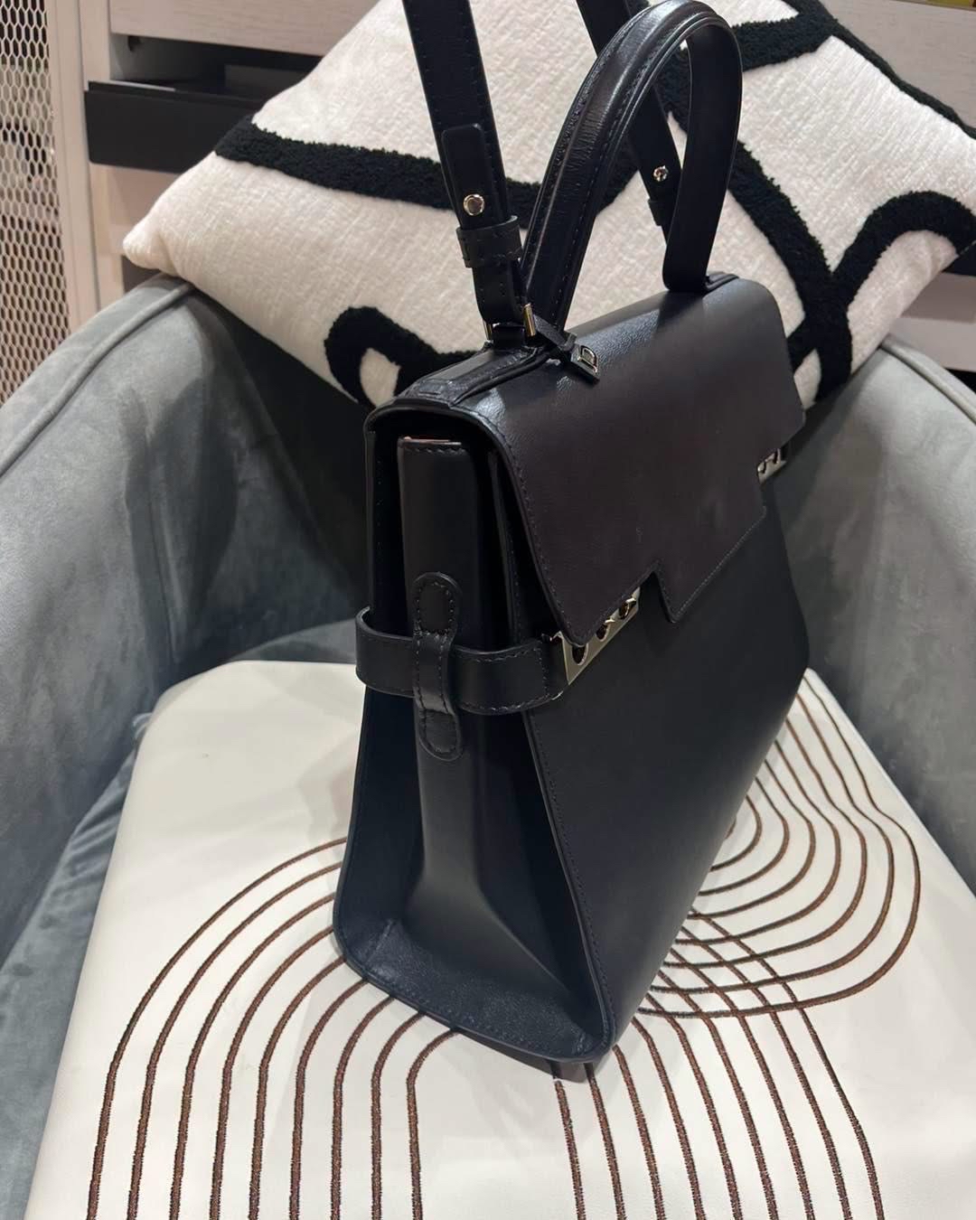 DELVAUX Brillant Gm 2 way bag 牛皮 Black 100%Authentic ,95%new ✅dust bag 