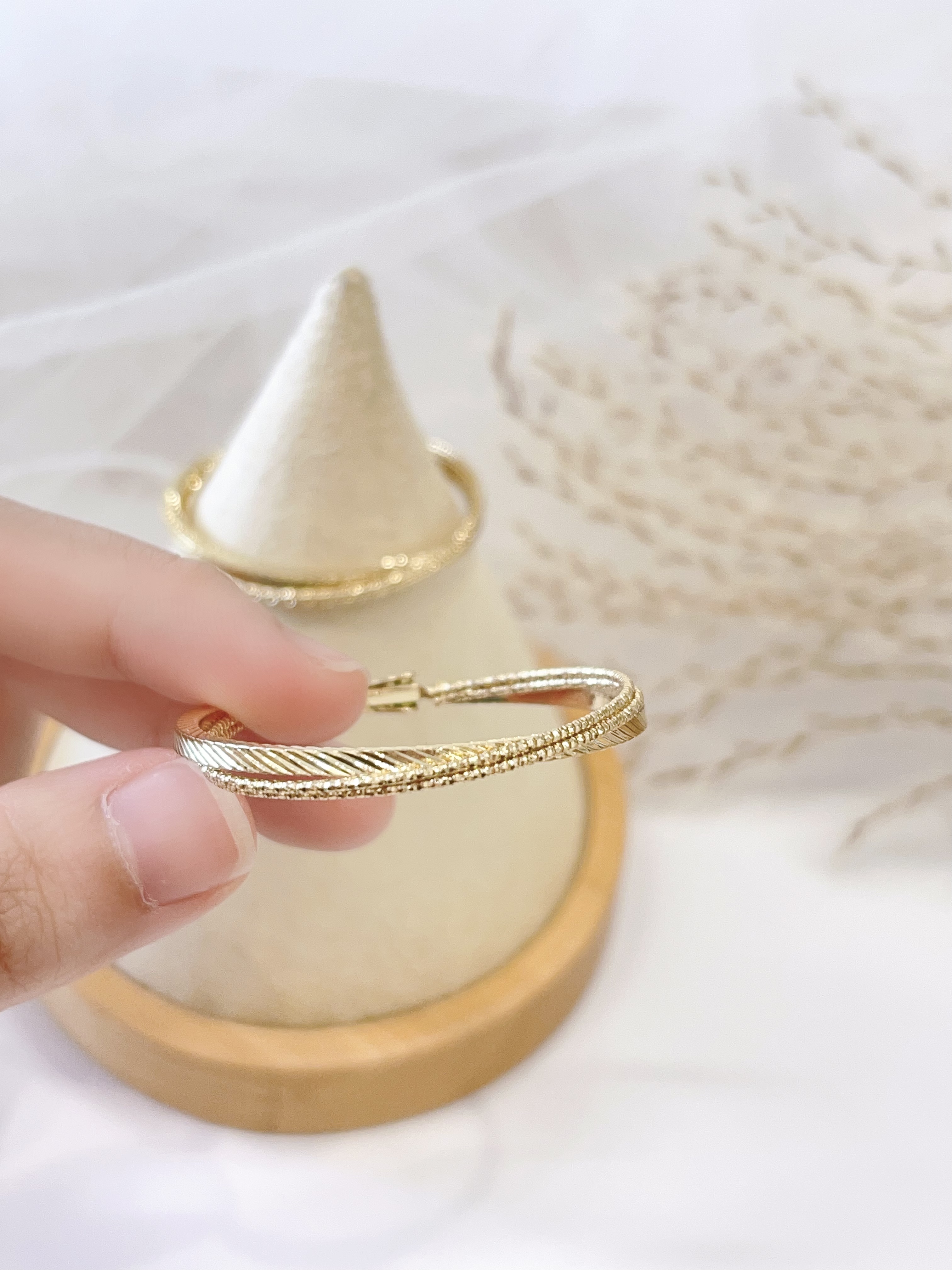 双形线条纹路耳环