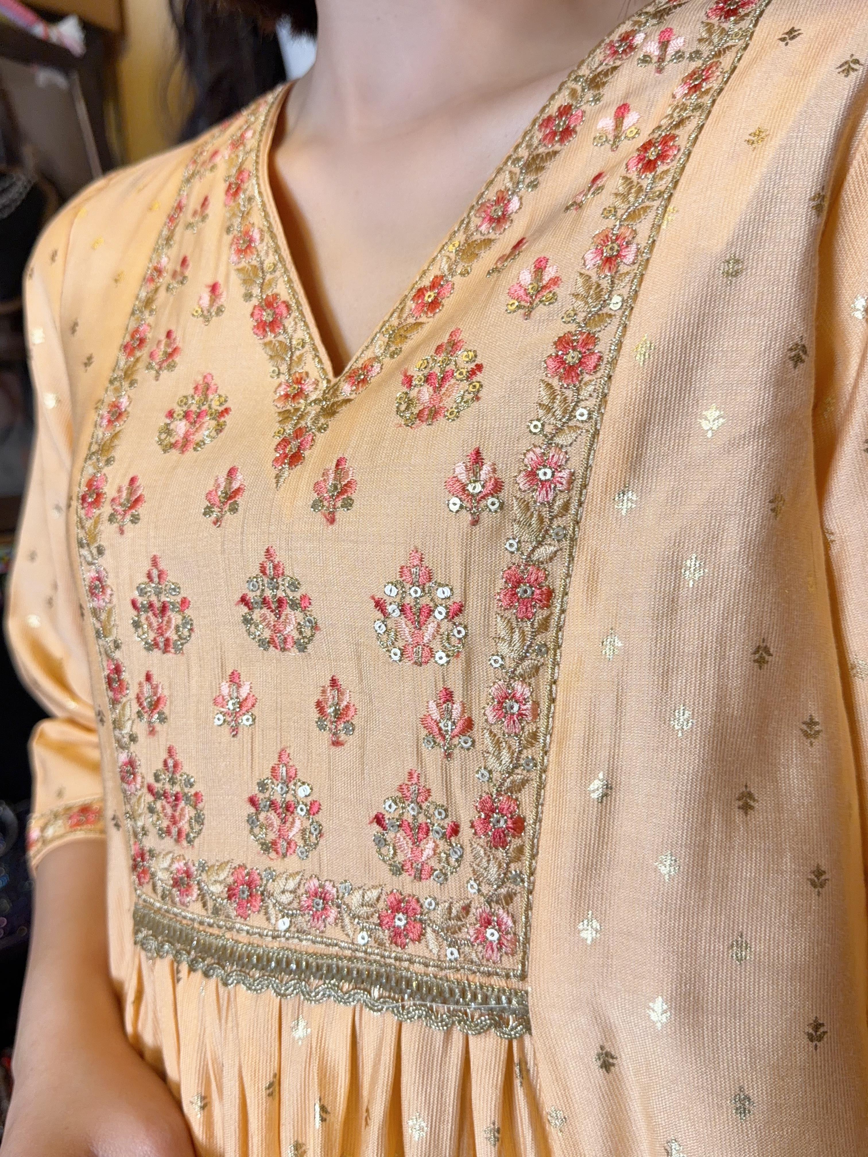 Shrimp Orange V-Neck Emb. Short OP 36" #1105