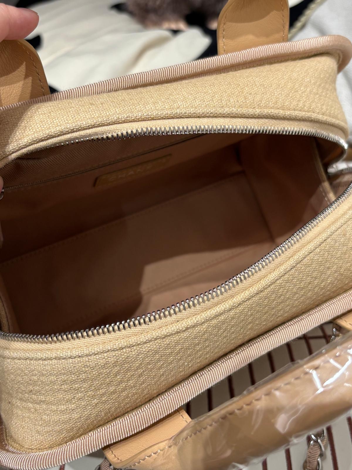 Chanel DEAUVILLE bowling bag 100%Authentic ,99%new ✅收據✅chip ✅dust bag✅盒