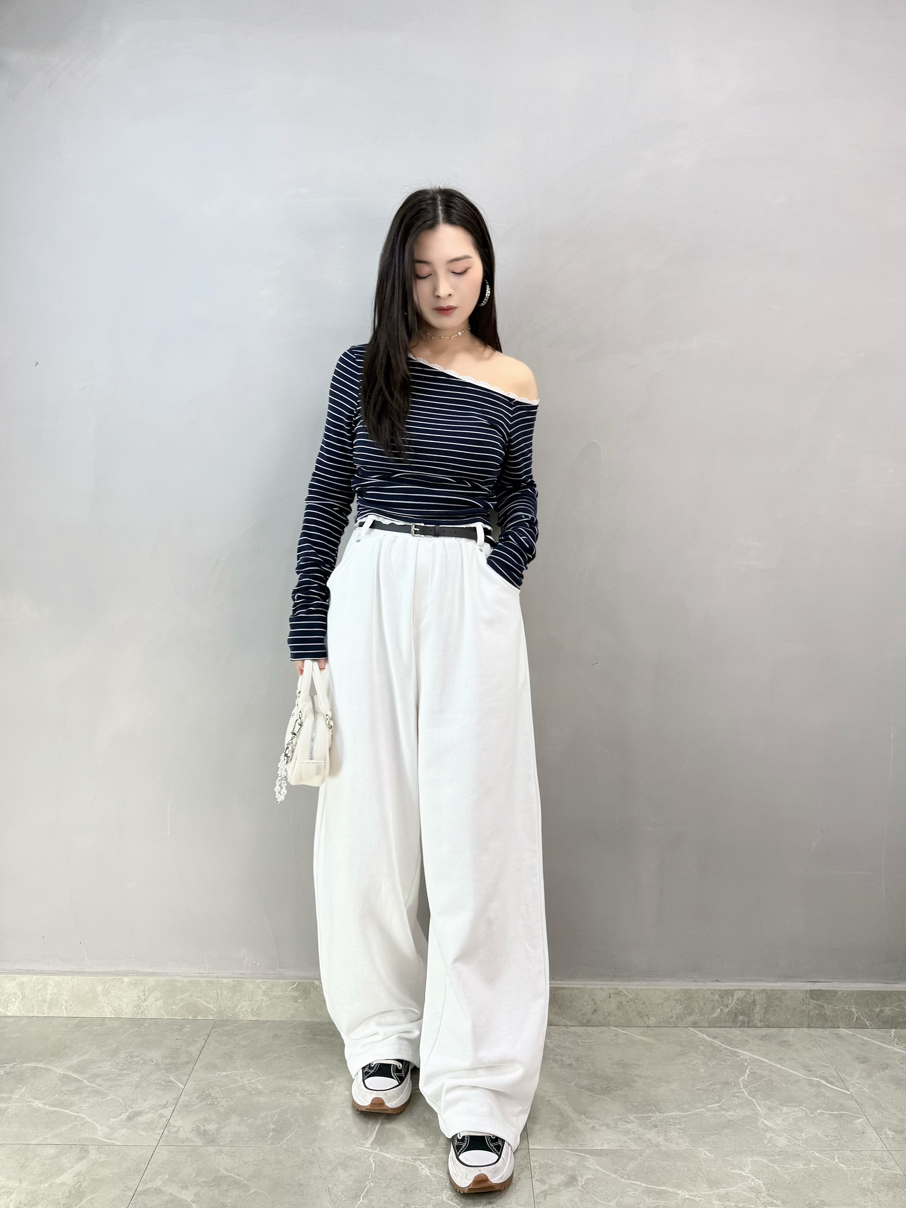 I80 Lace邊橫間露膊Tee