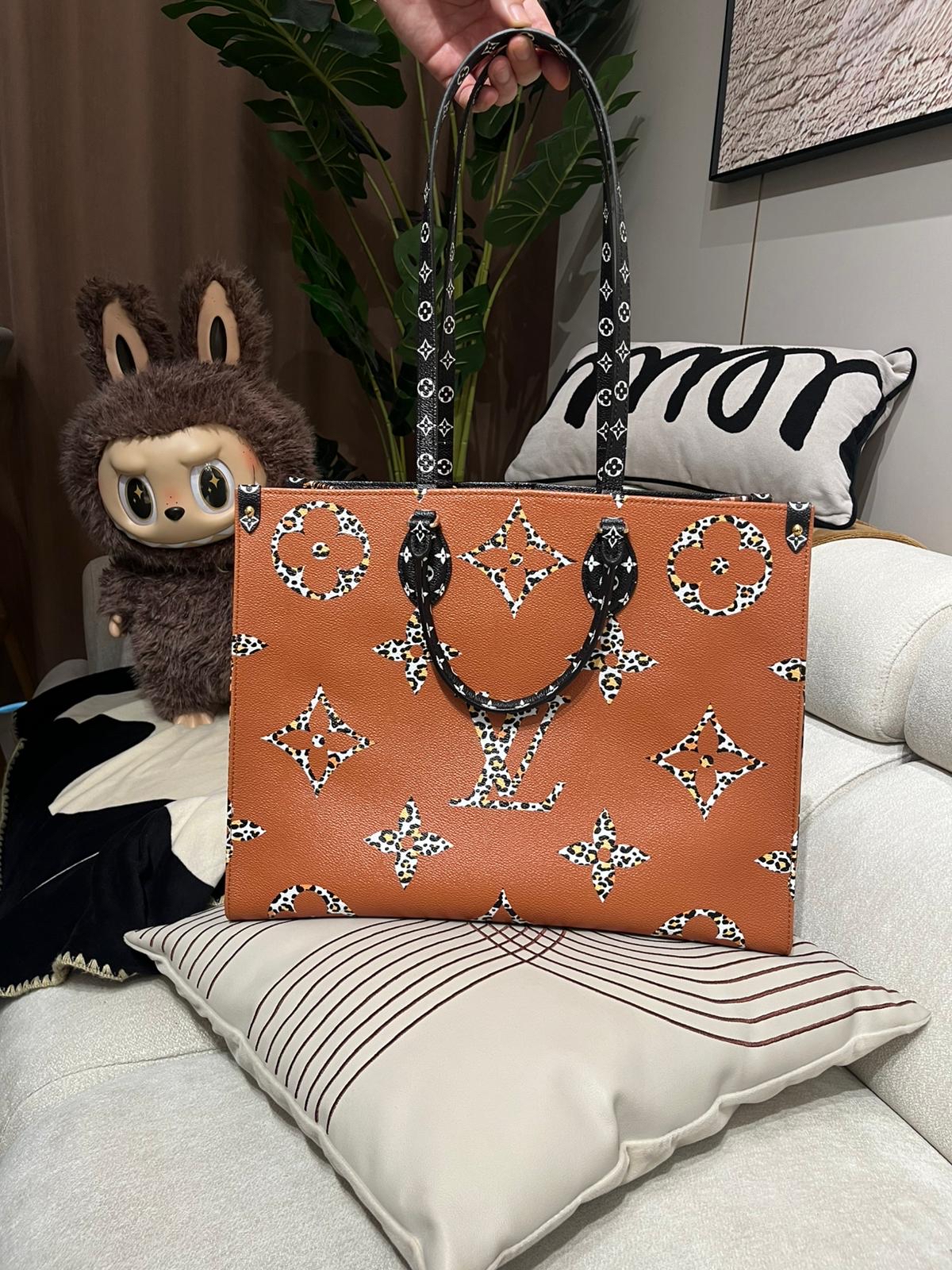 Lv On The Go GM Leopard 2 Way Tote NFC  100%Authentic, 98%New ✅Dust bag