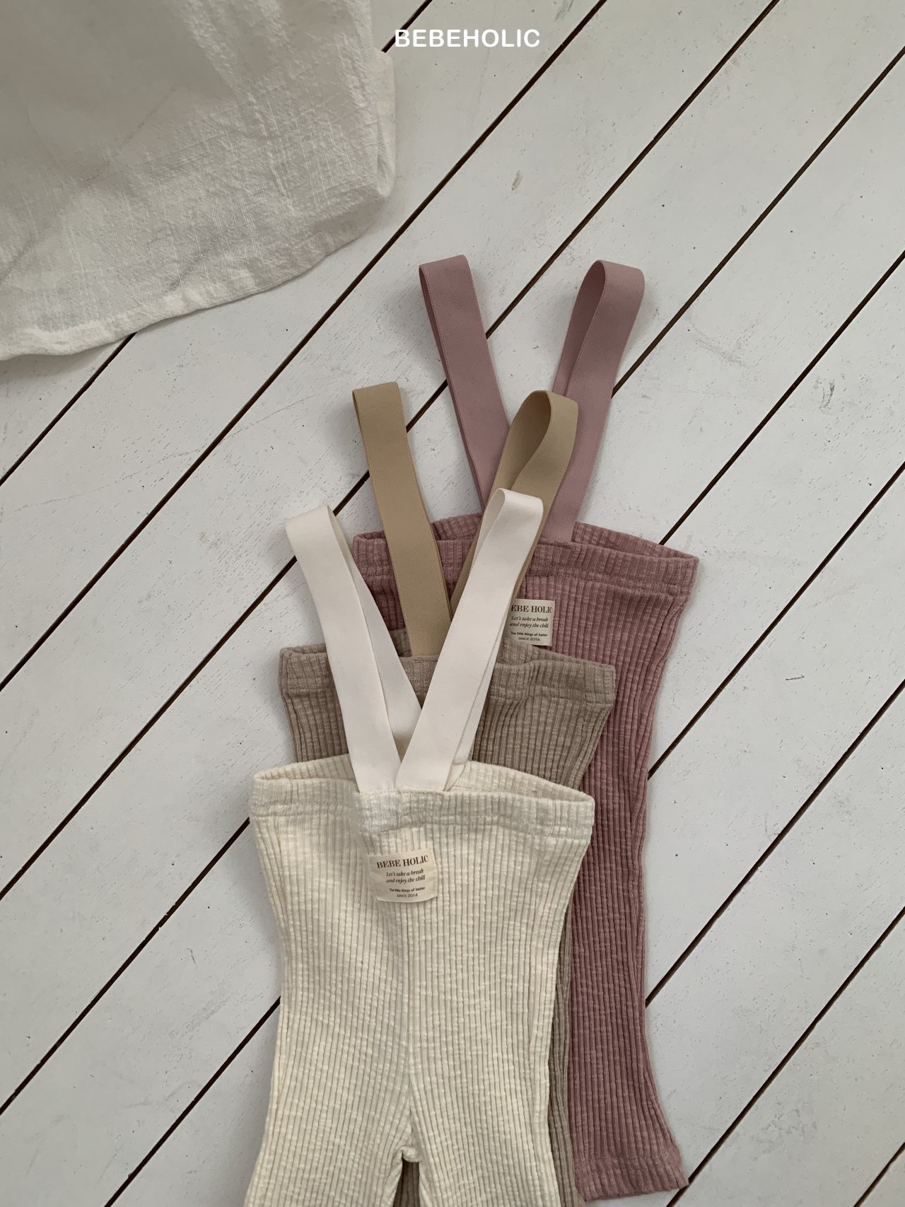 🌸預訂 韓國直送🌸🇰🇷BEBEHOLIC三色標籤羅紋吊帶褲