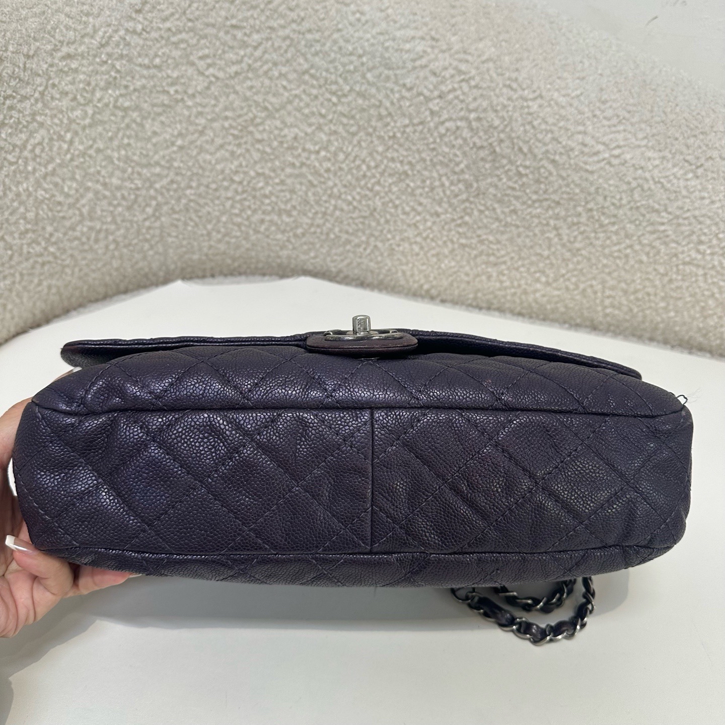 【預訂貨品】鐳射16開 Chanel 紫色cf jumb機場包