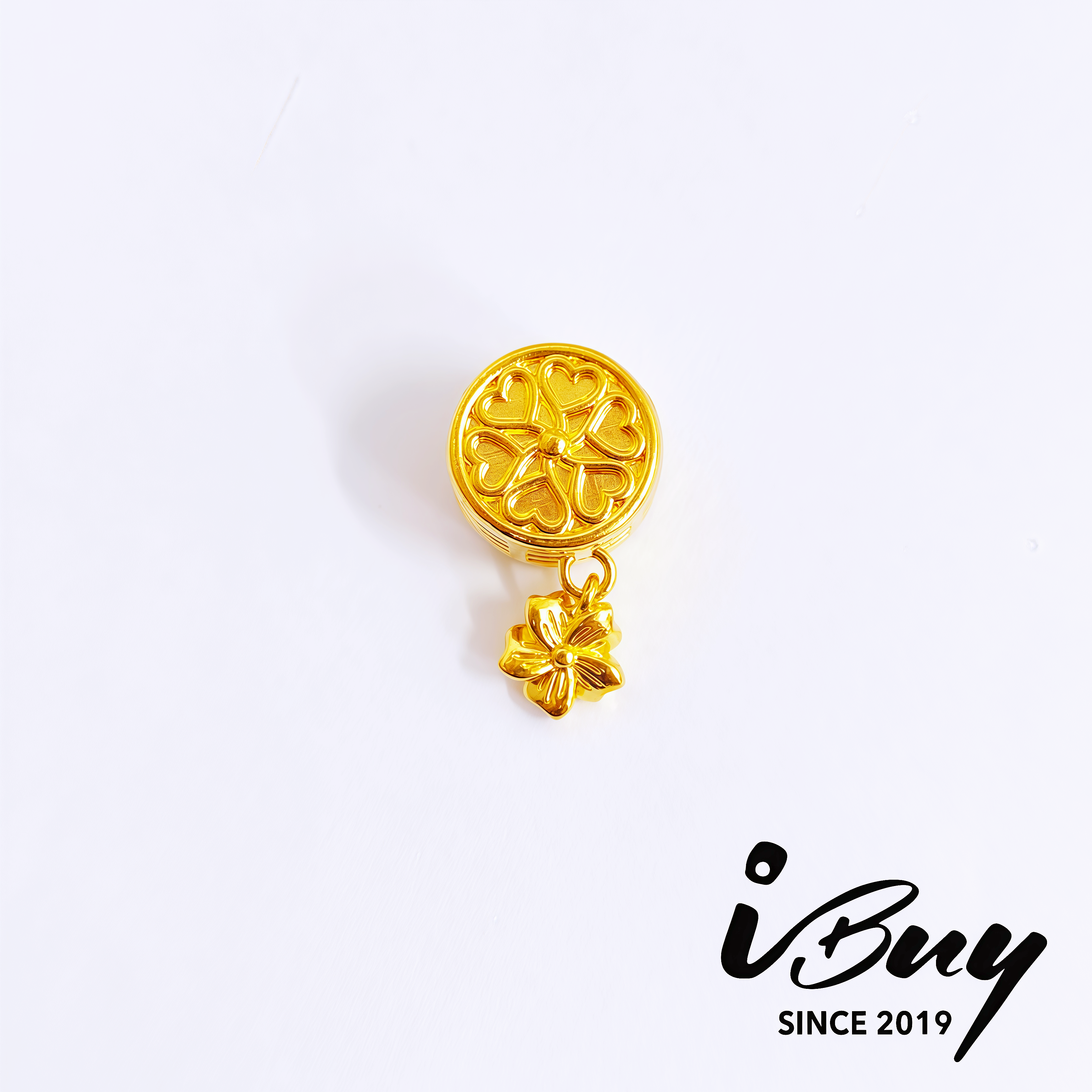 916 HAED GOLD HEART PATTERN ROUND SPACER BEAD WITH HANGING CLOVER CHARM 916 硬金 爱心圆咀+花吊坠