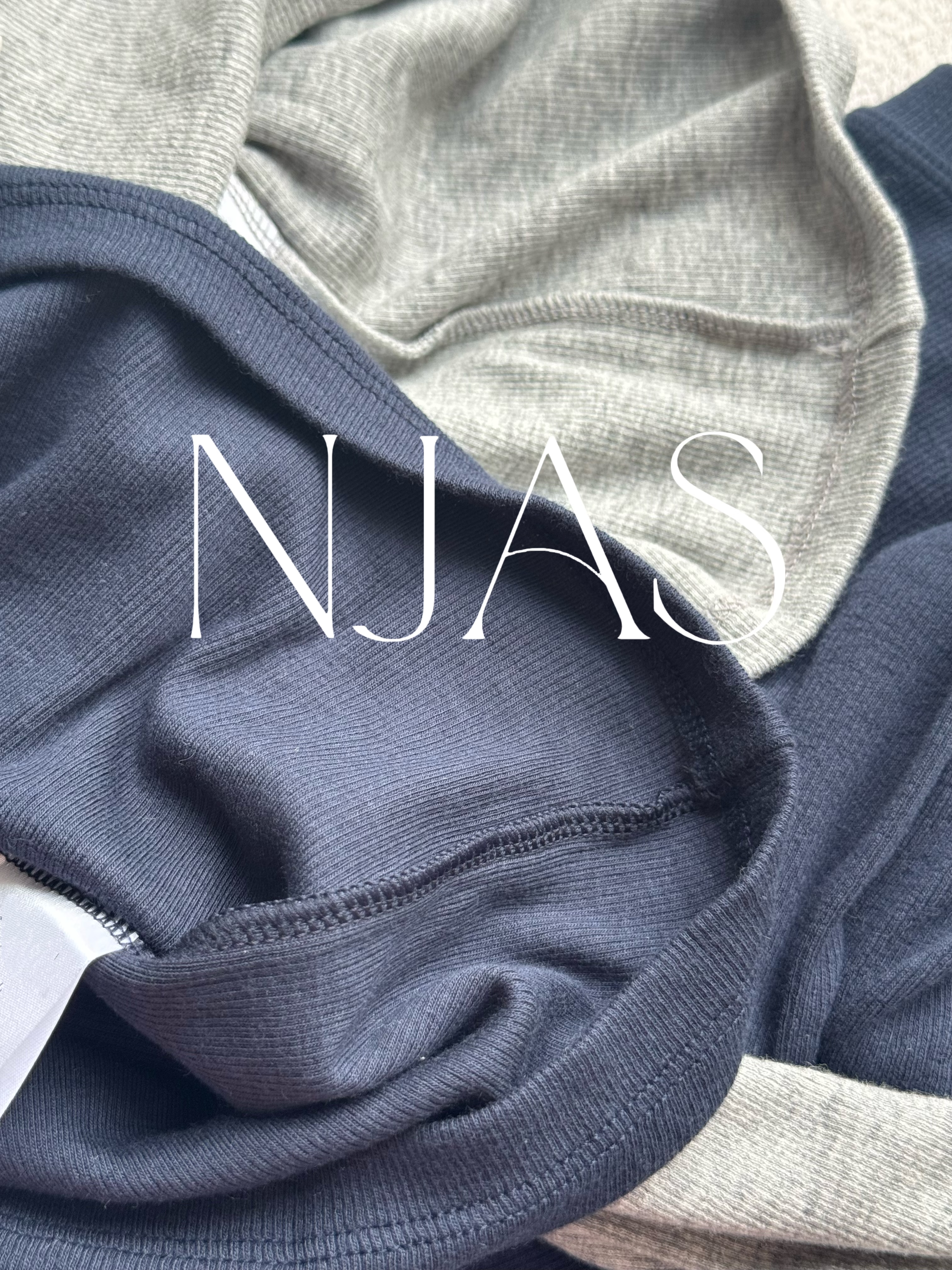 Feminine stretchy cuff tee 