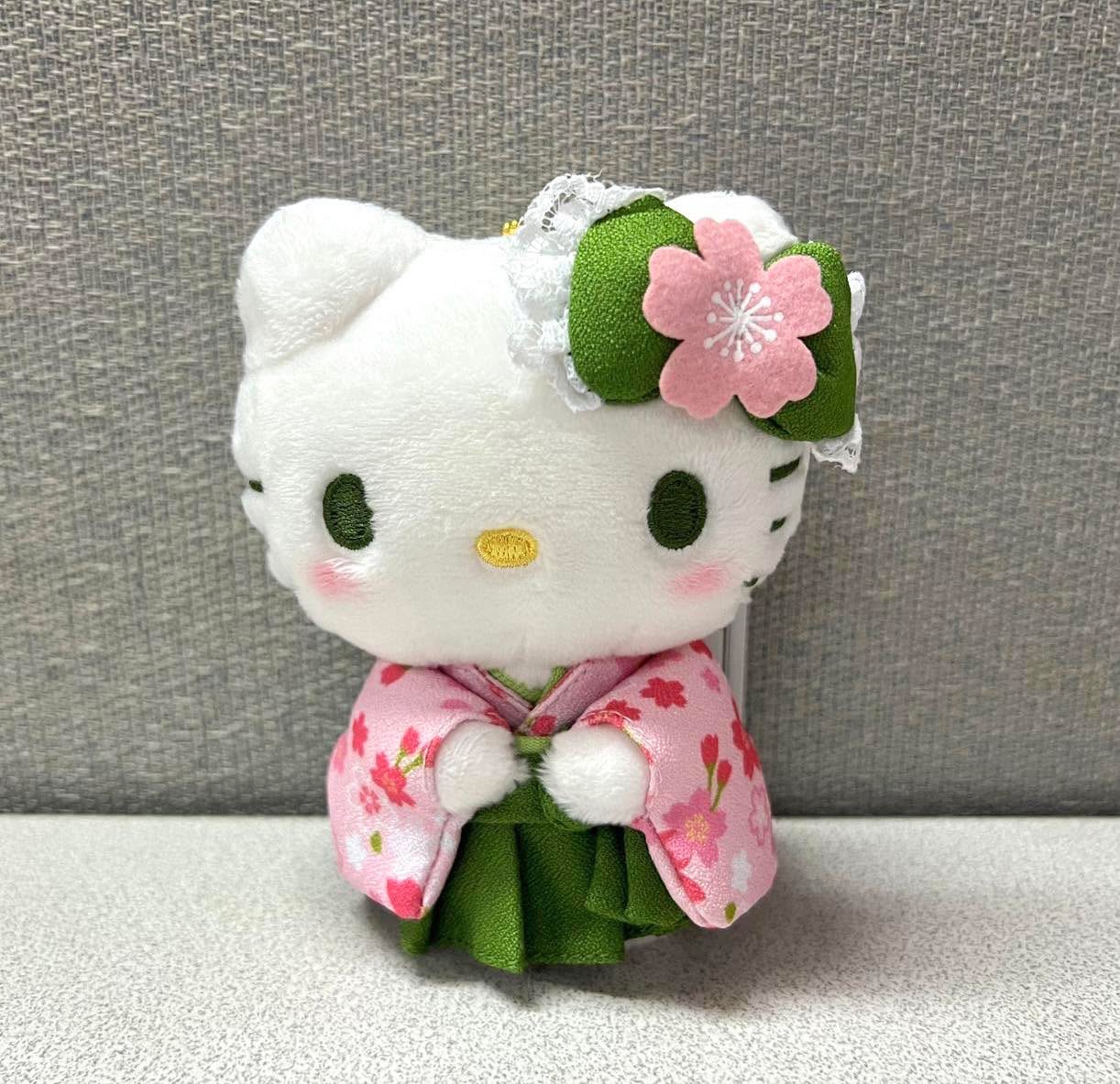 🎌日本直送🎌 Hello Kitty 櫻花系列和服造型公仔掛飾