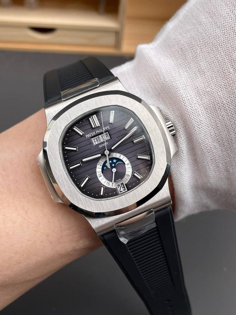 百达翡丽 Nautilus 5726/1A 自动机械男士腕表 - 黑色橡胶表带