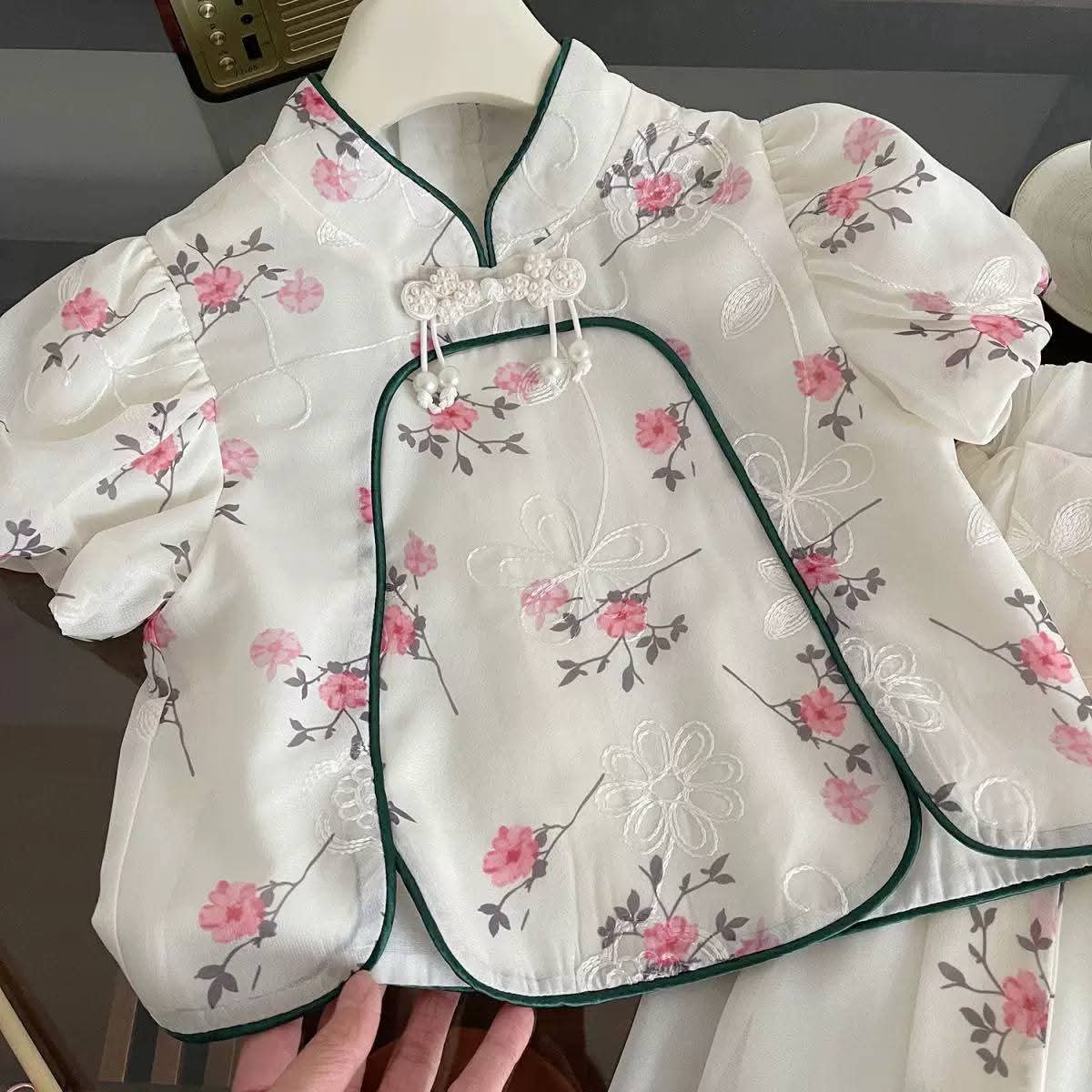 A22 女童立领新中式梅花套装