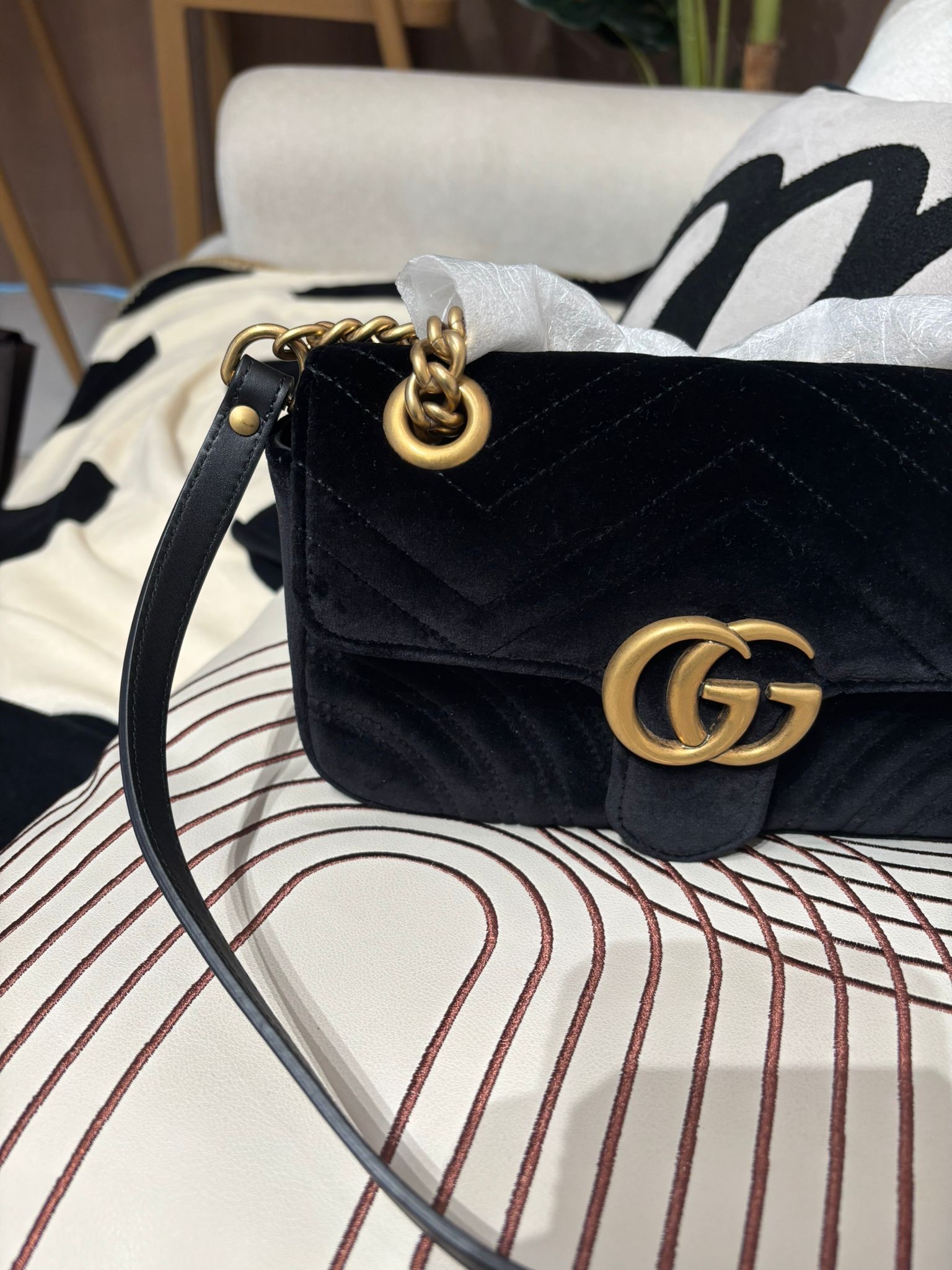 未使用品 Gucci gg marmont flap velvet 100%Authentic ,Unused  ✅tap ✅dust bag  