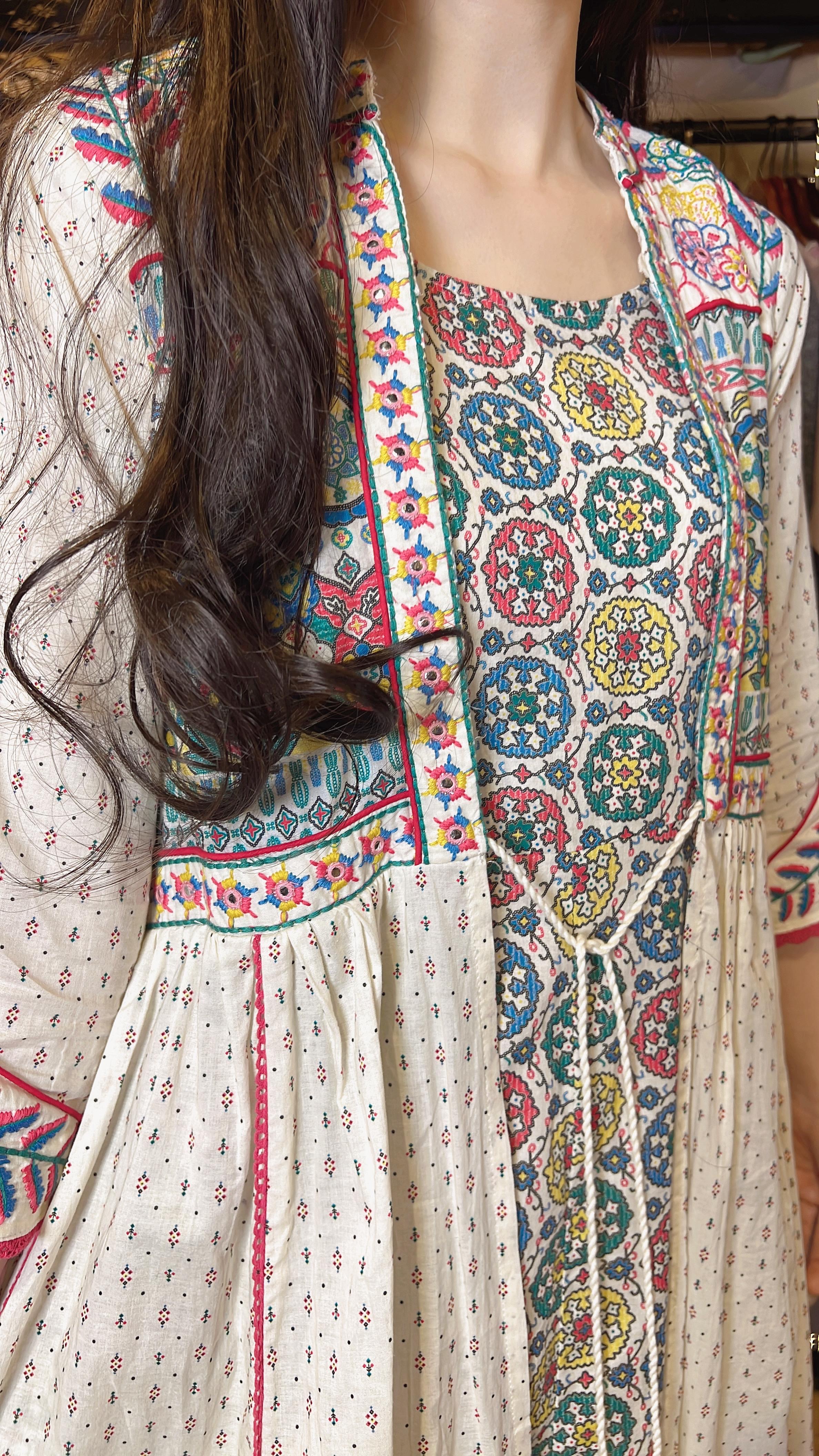 Milky White Mandala Fake 2 pcs OP 51" #1033