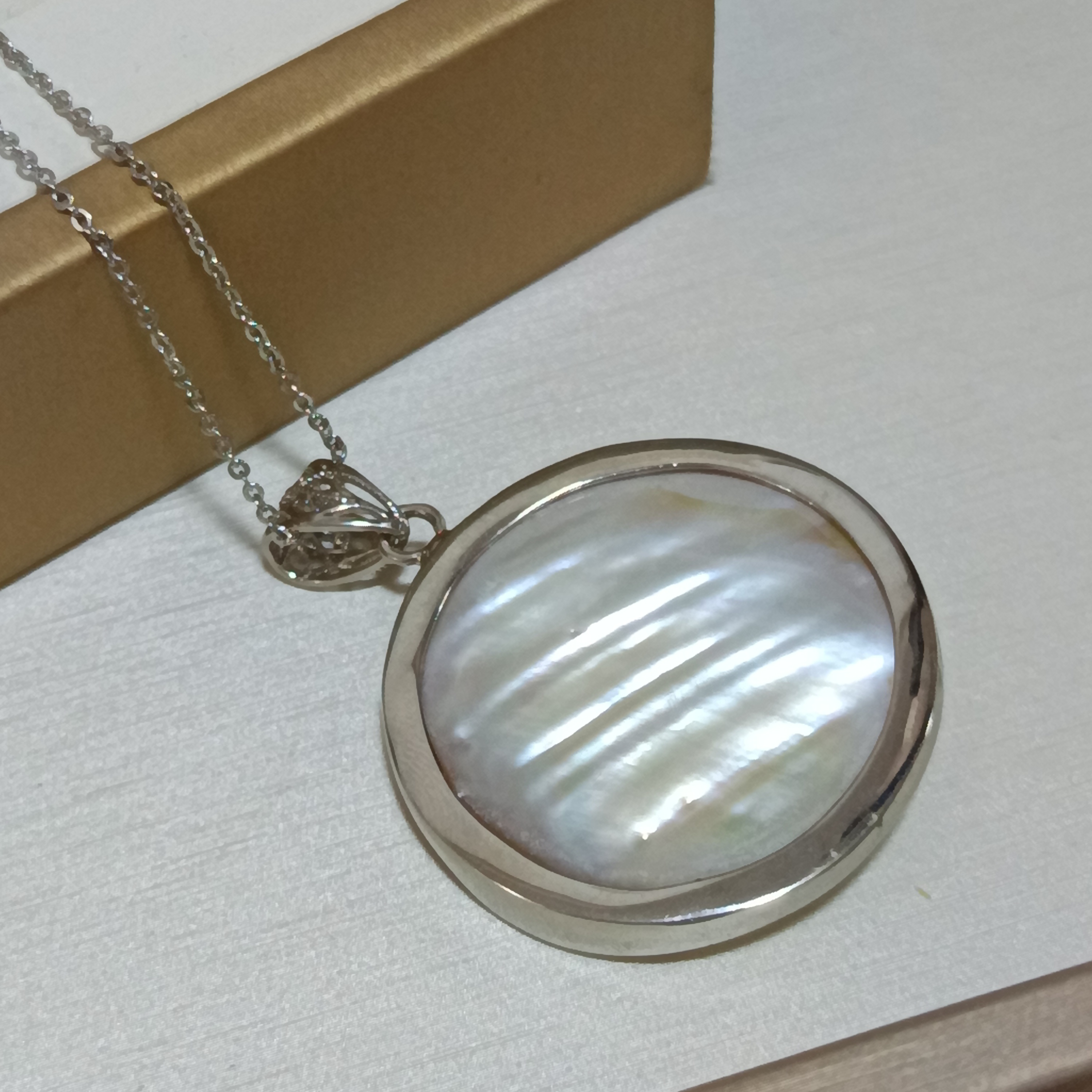 特價品‼️天然原生態炫彩海水馬貝珍珠s925銀包邊大孔吊墜