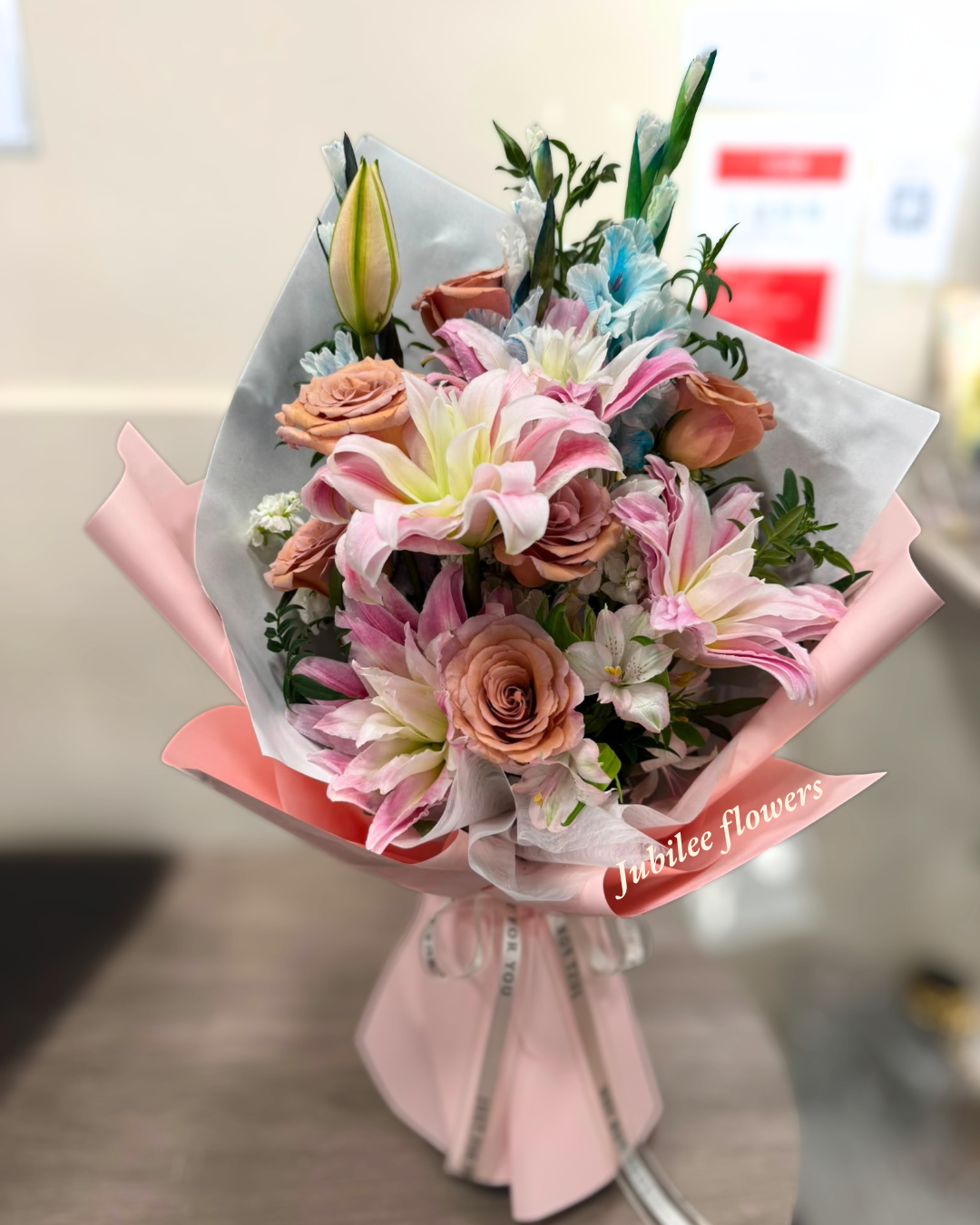 重瓣粉百合 · 卡布奇諾玫瑰復古花束