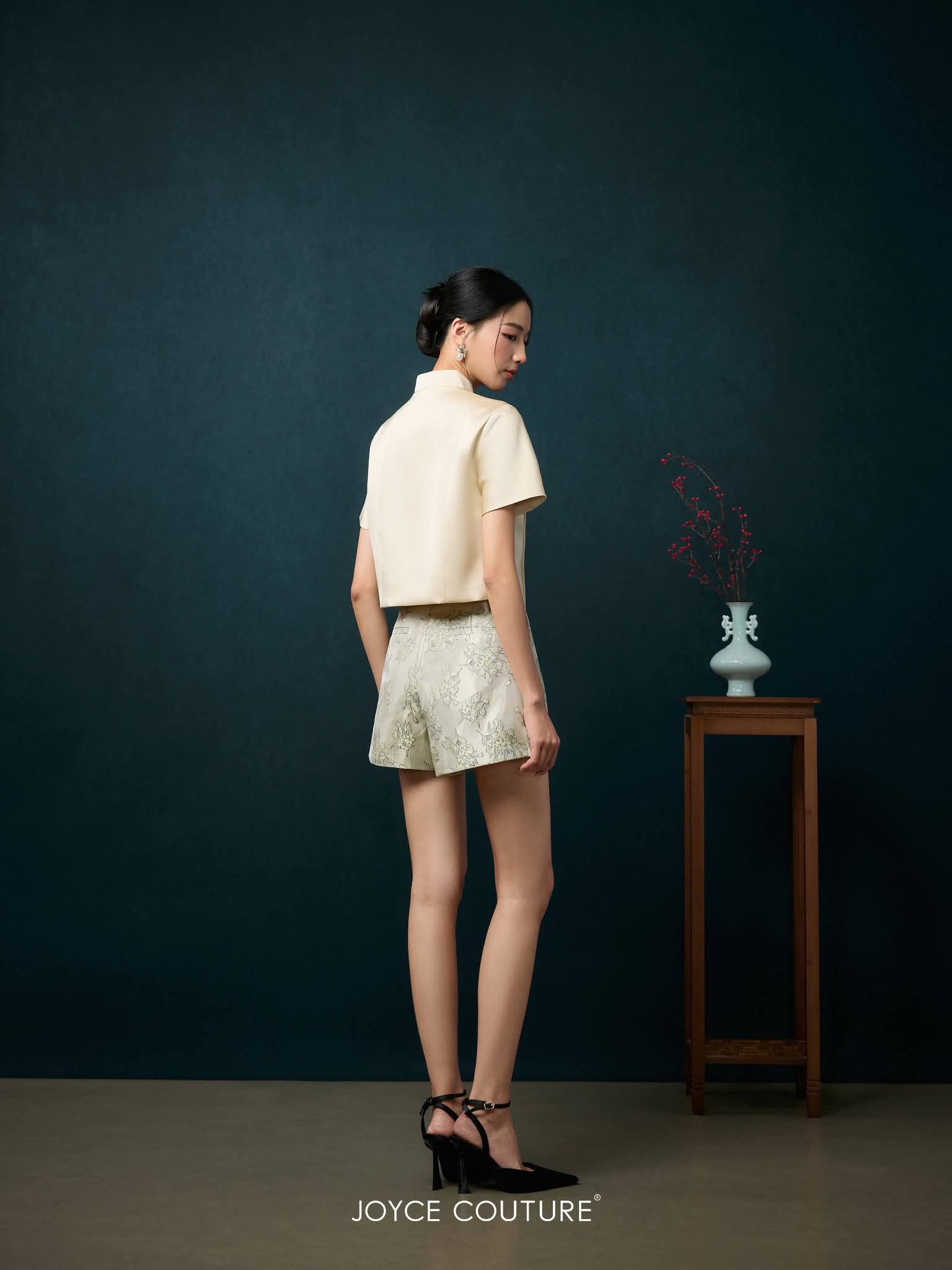 花卉刺绣上衣 T0761