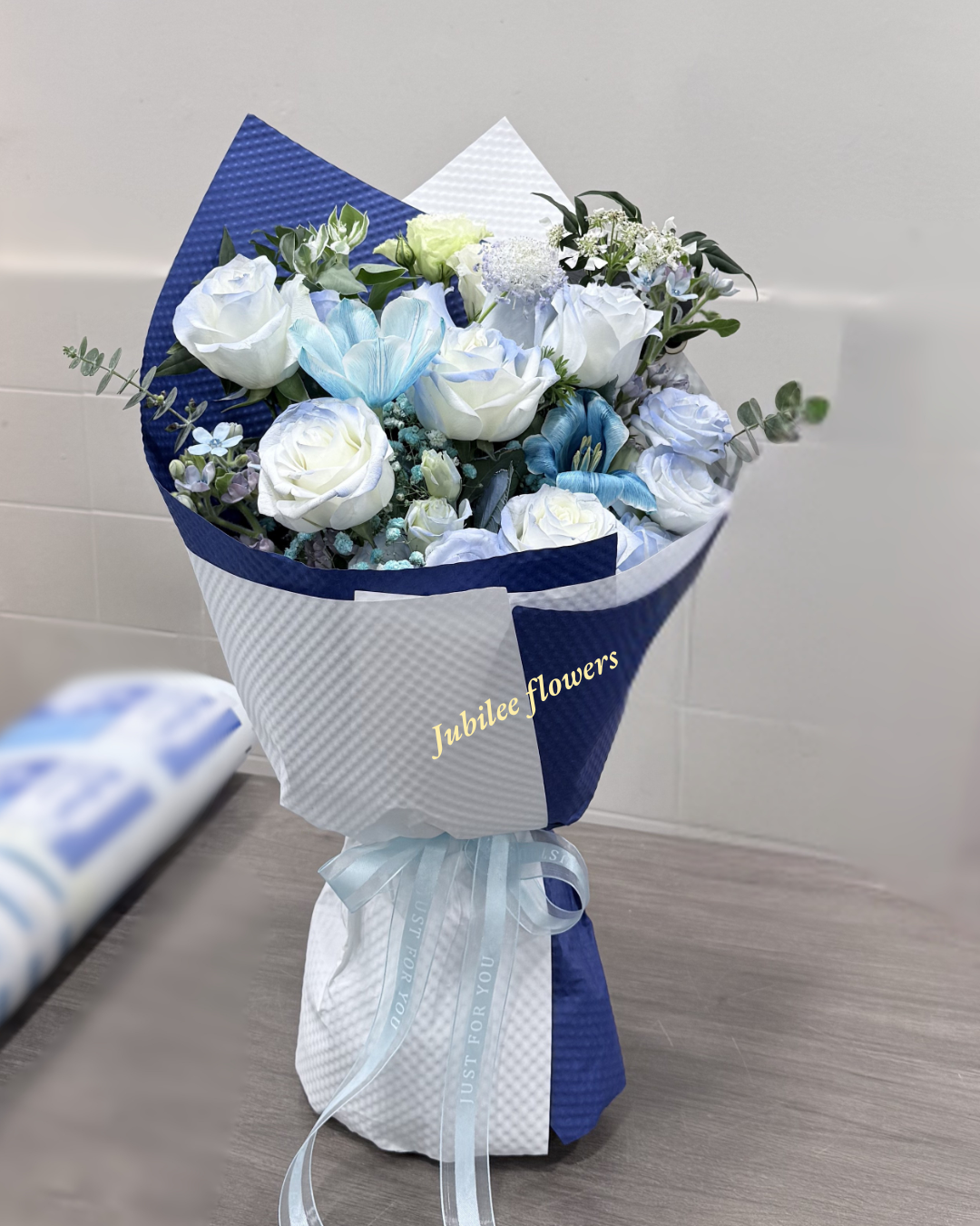 碎冰藍玫瑰 · 藍色鬱金香花束