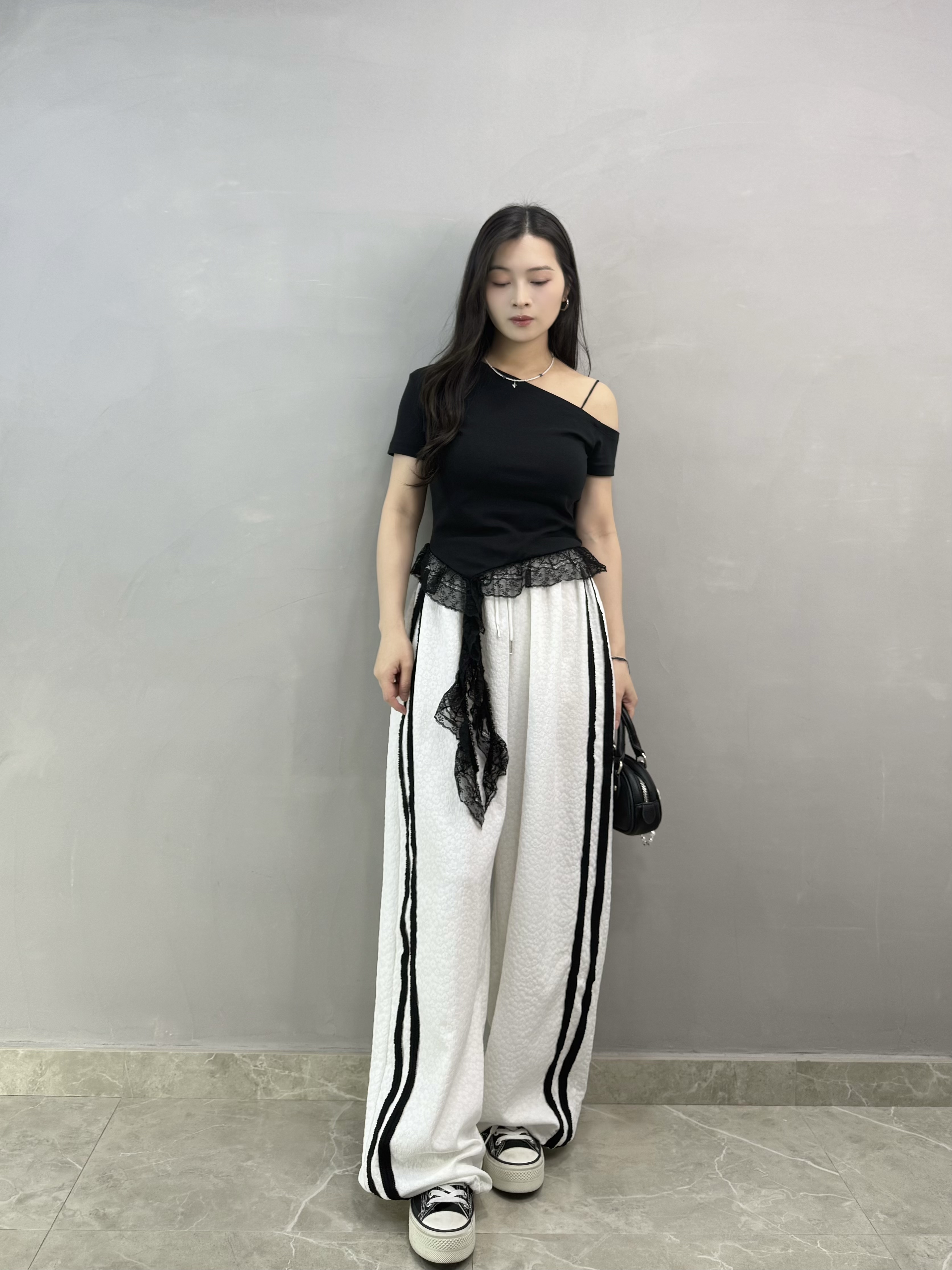 W72 拼色邊壓花束腳褲