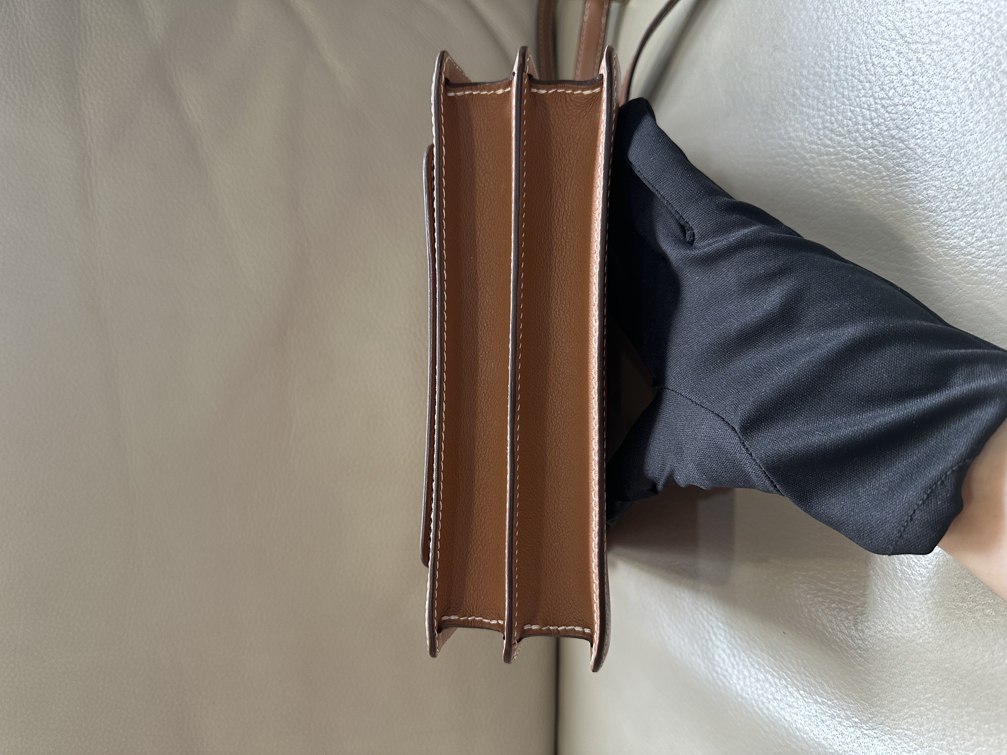 Pre-Owned HERMES Roulis 23 / Stamp D / Product Code: 26042501