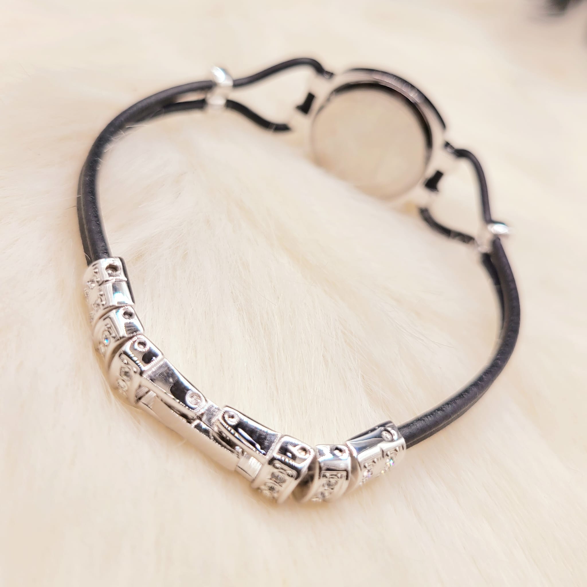 Amonnlisa 水晶貝母皮繩石英錶