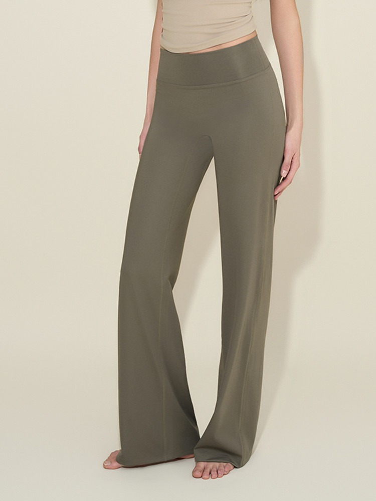 顯長腿Bootcut 預購_Straight Fit Leggings by Grandeline