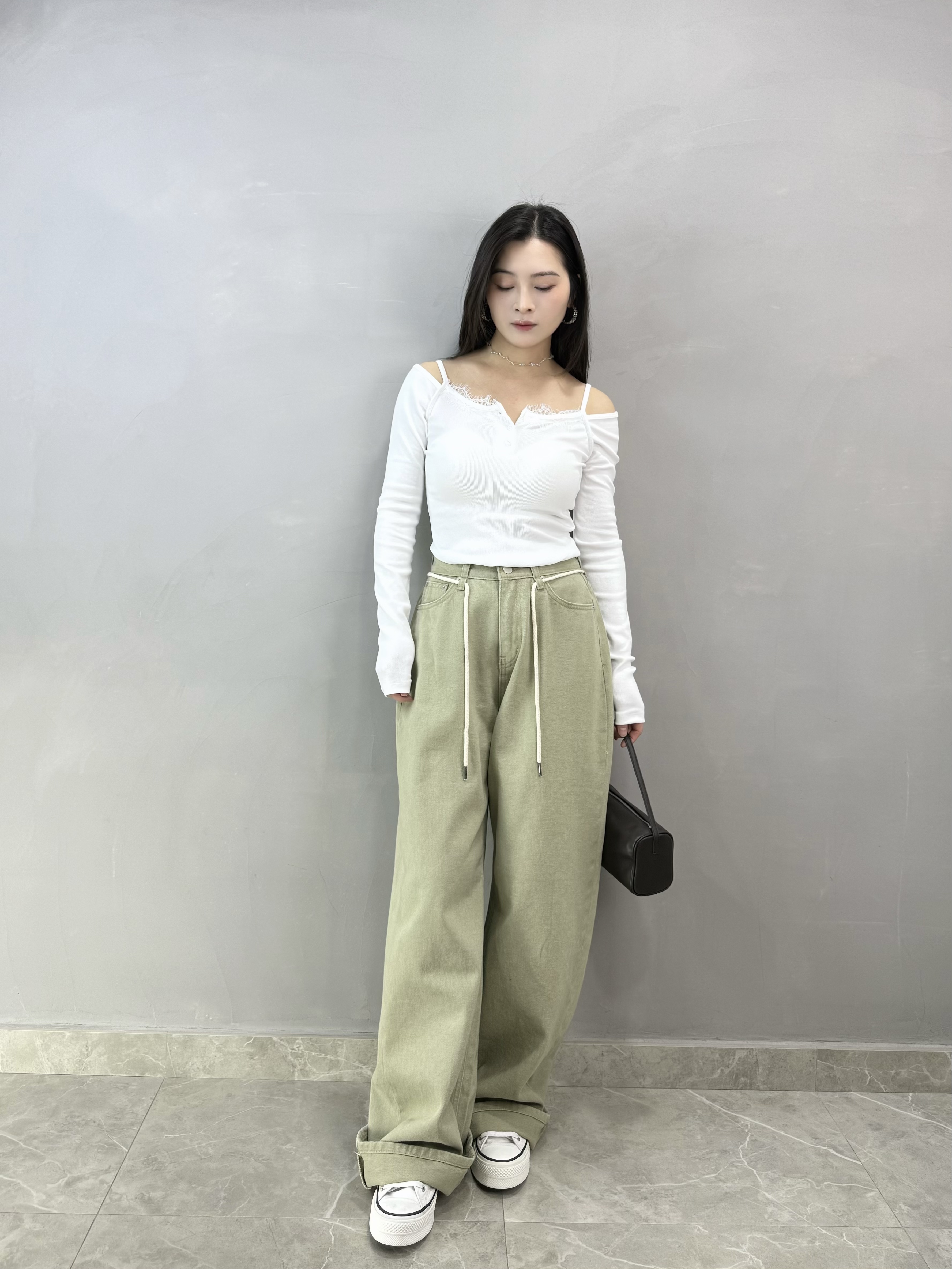 H76 扣鈕Lace 露膊Tee