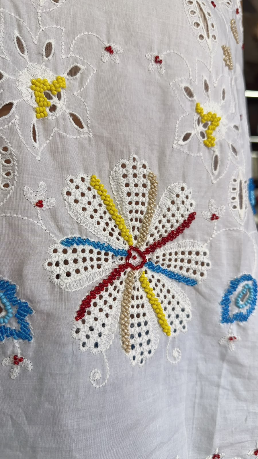 PKT 2625 White Flower Pattern Emb. Top