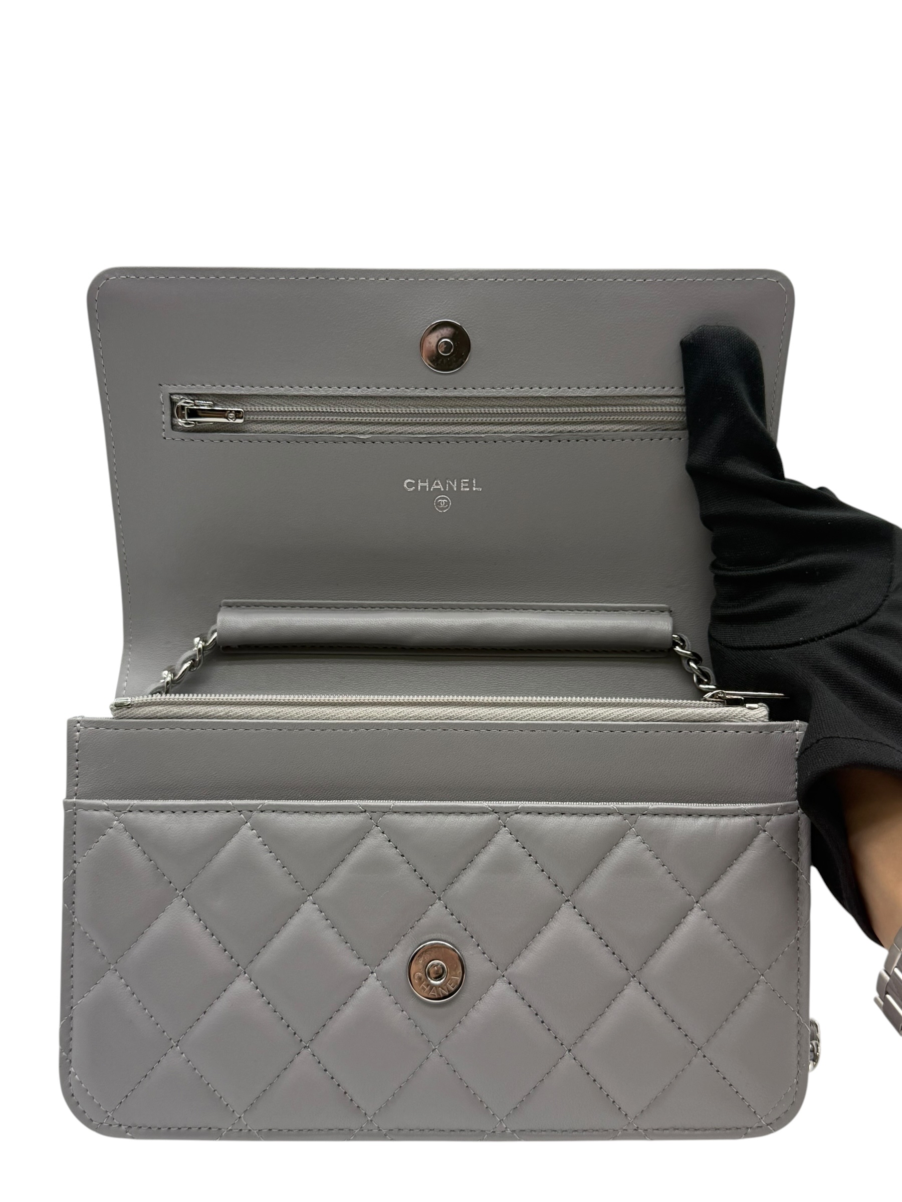 Pre-Owned CHANEL Wallet On Chain / Product Code: 26060101