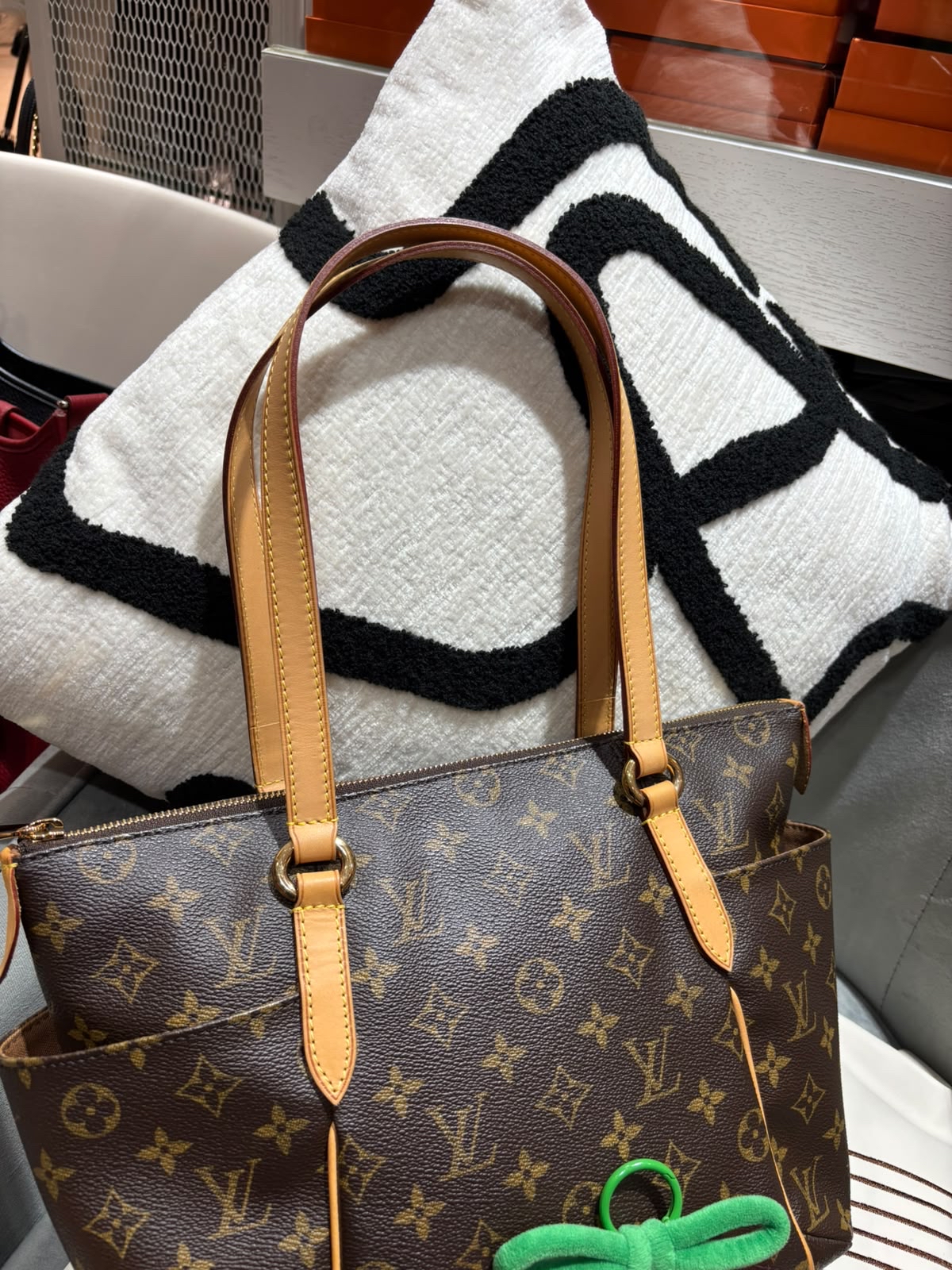Lv totally pm tote bag 100%Authentic,98%new ✅dust bag